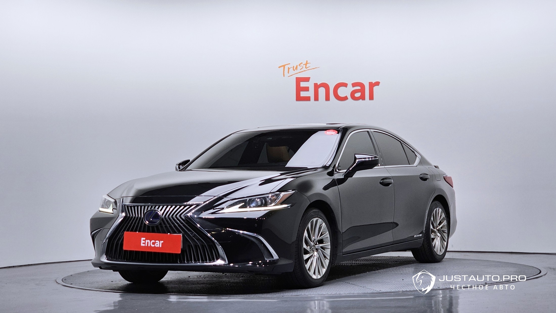 Автомобиль Lexus ES