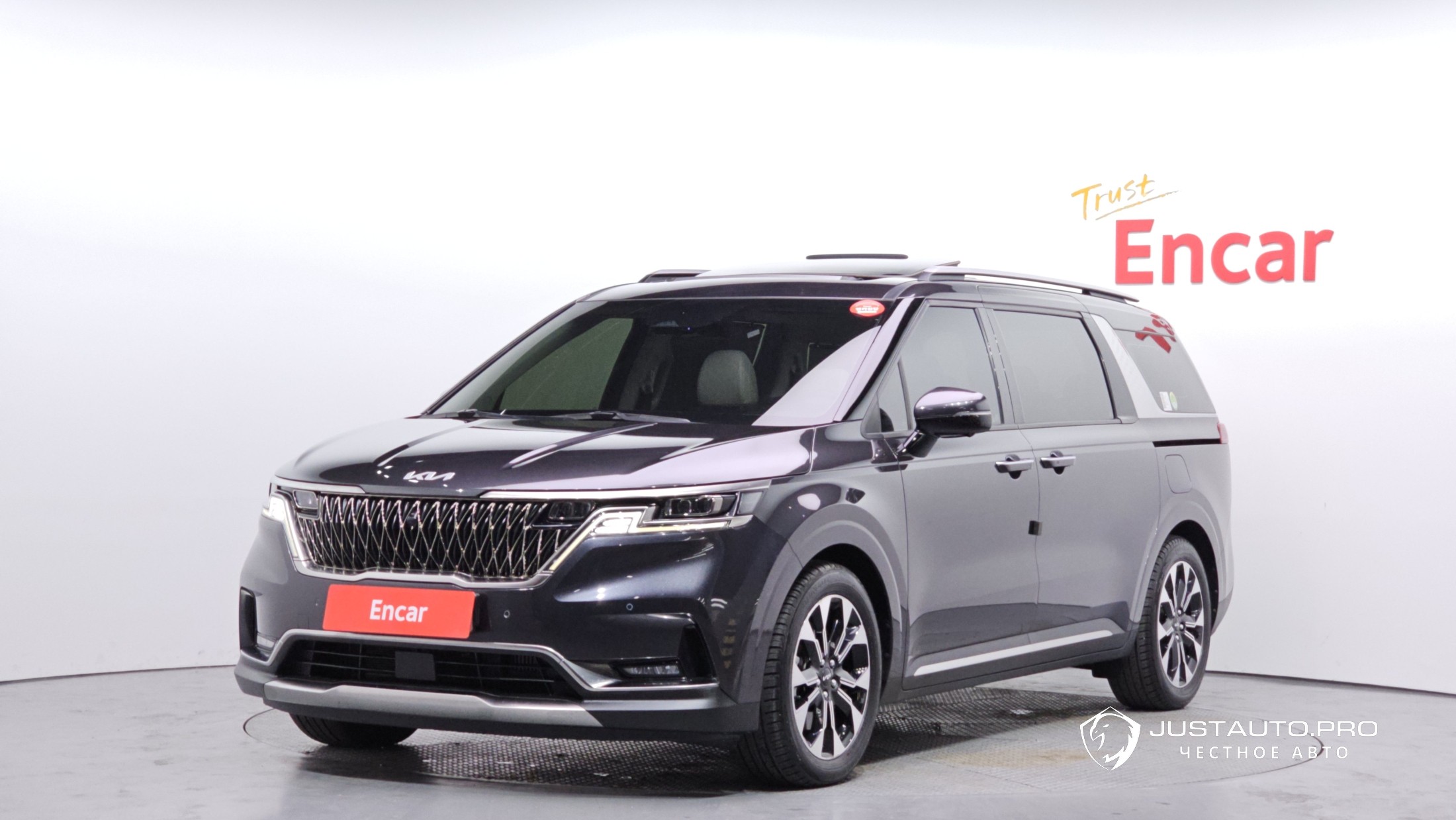 Автомобиль Kia Canival