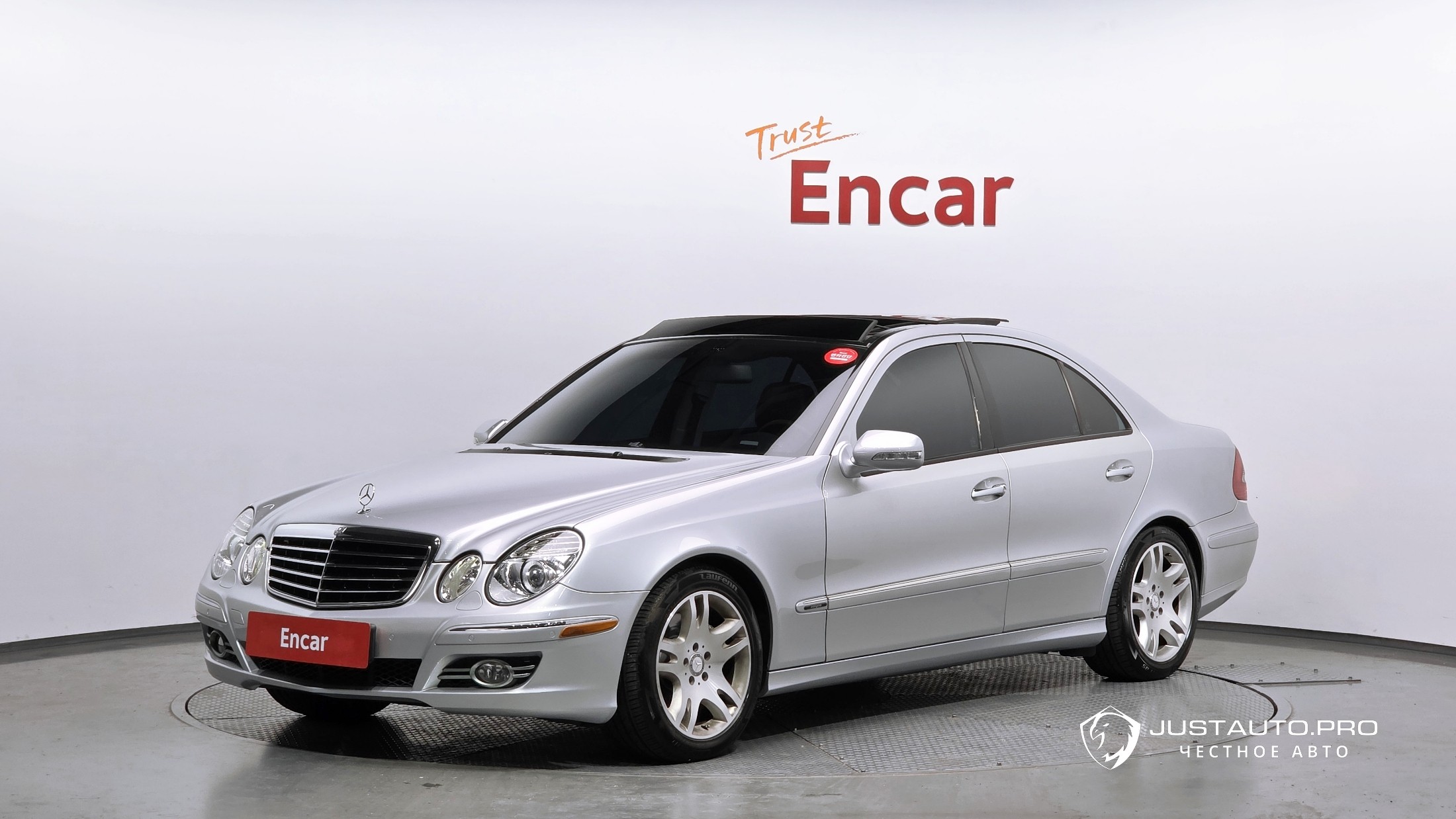 Автомобиль Mercedes-Benz E-Class