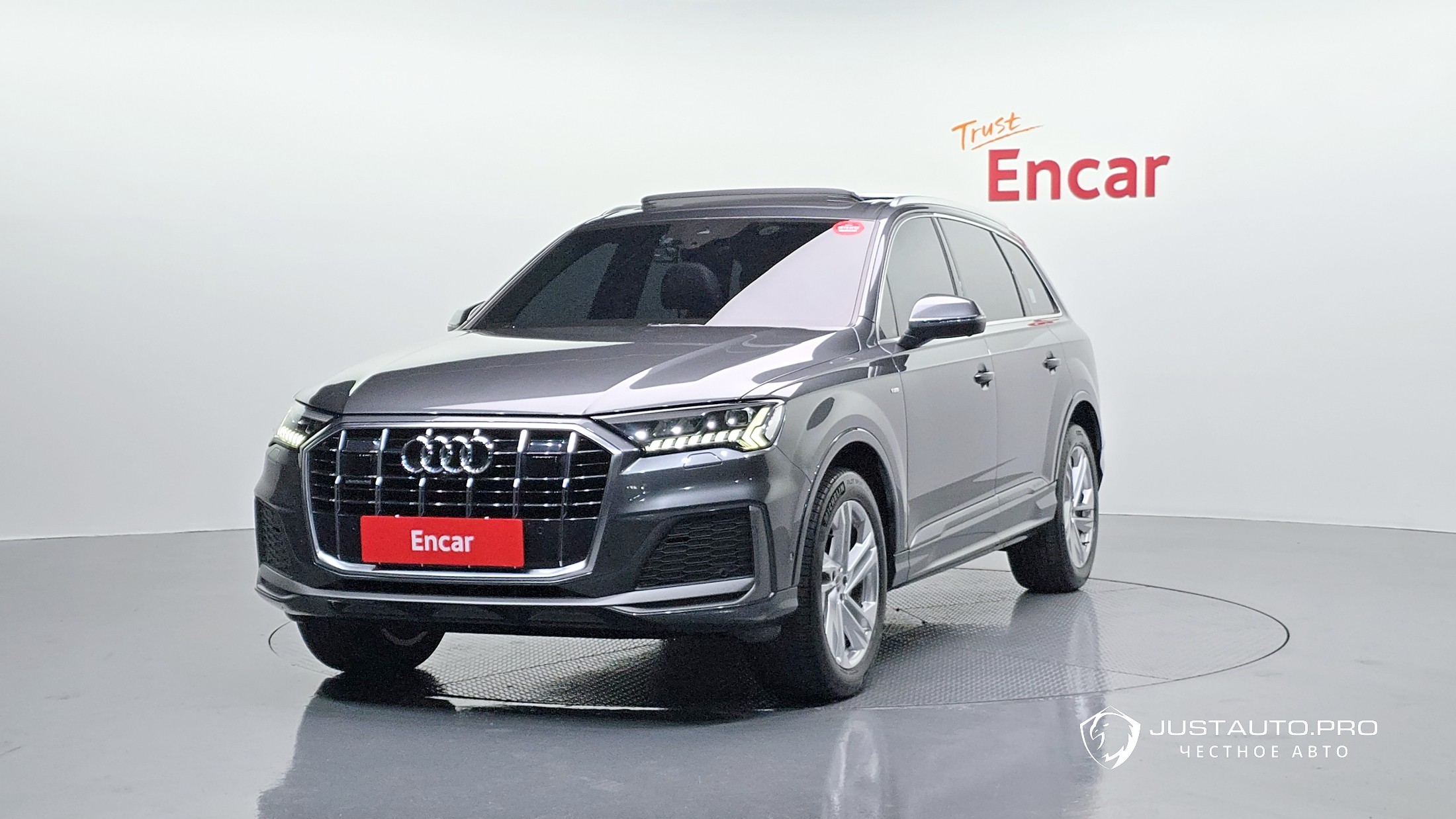 Автомобиль Audi Q7