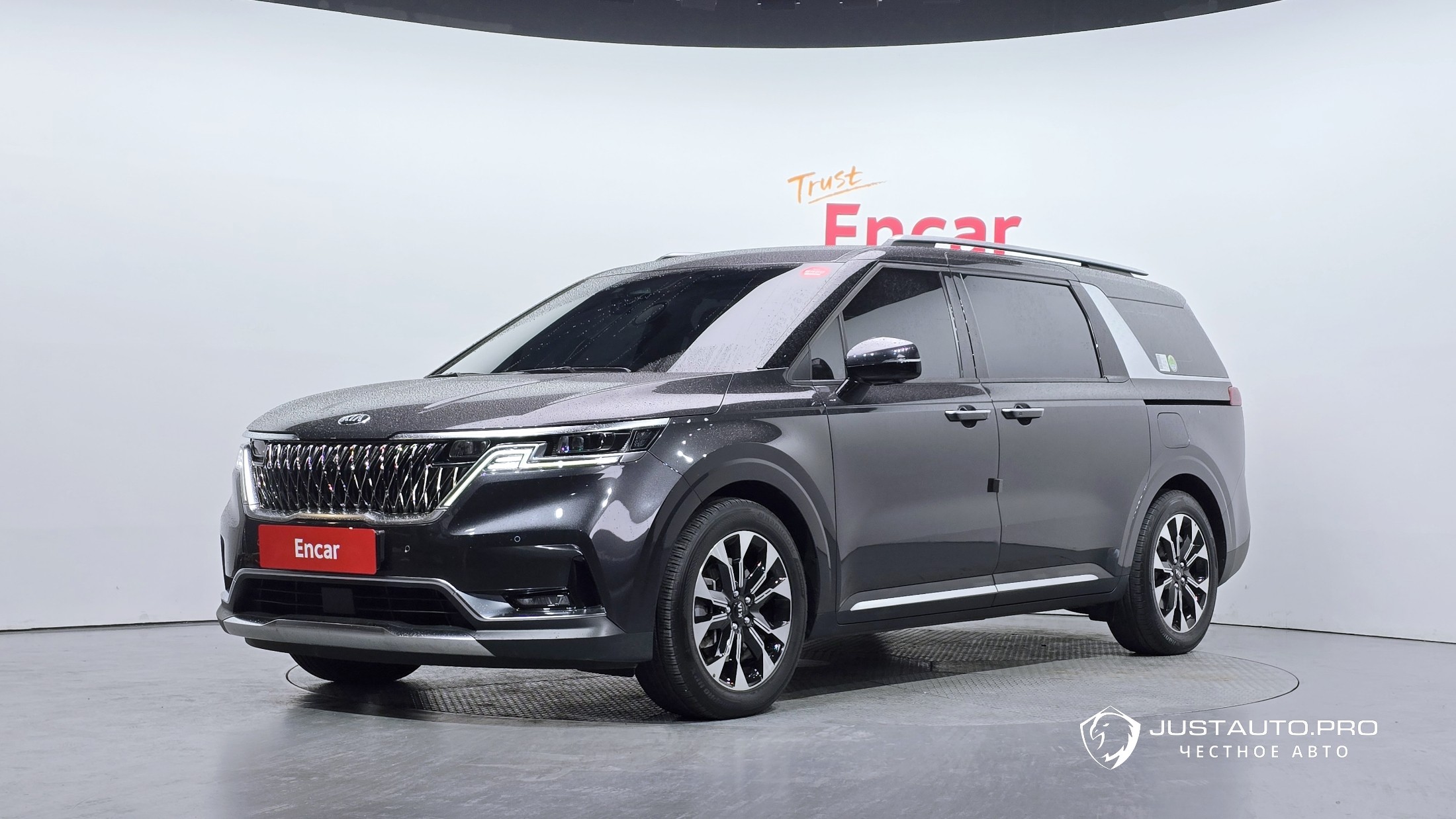 Автомобиль Kia Canival