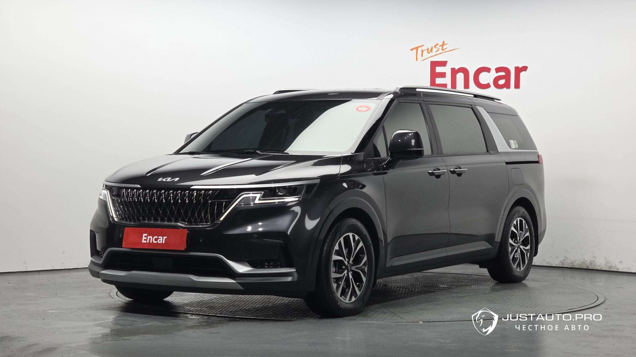 Автомобиль Kia Canival