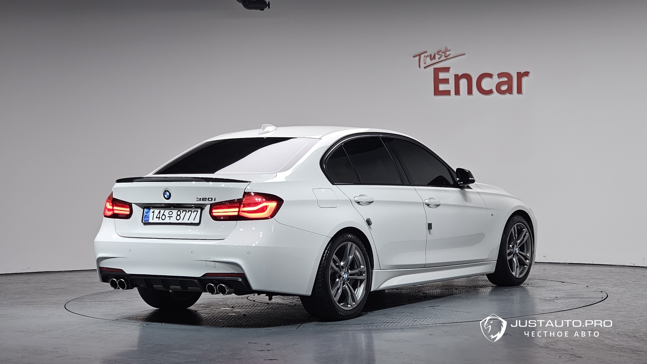 Автомобиль BMW 3-Series