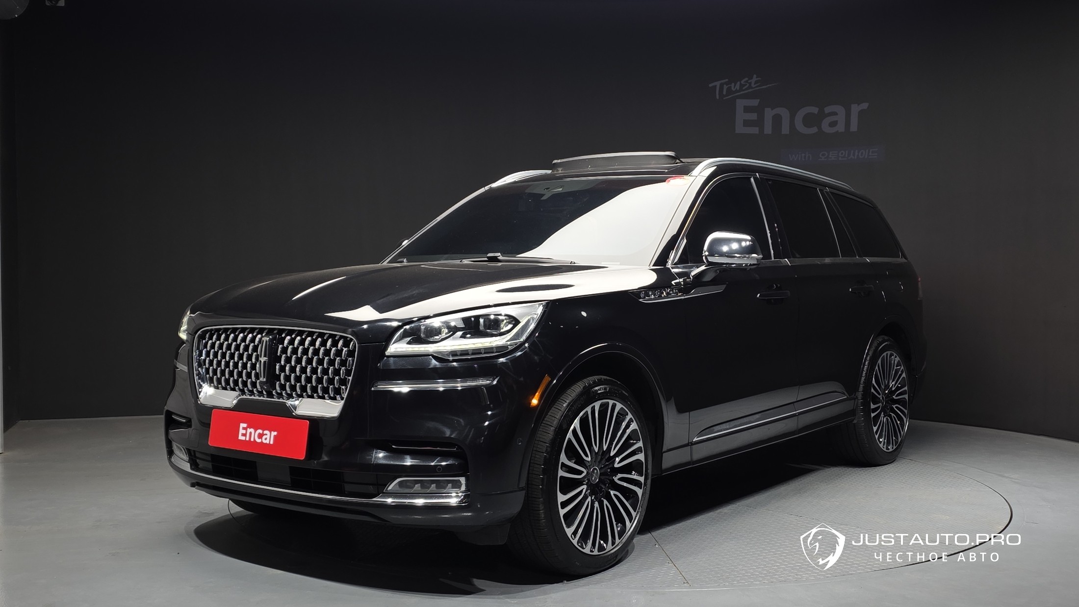 Автомобиль Lincoln Aviator