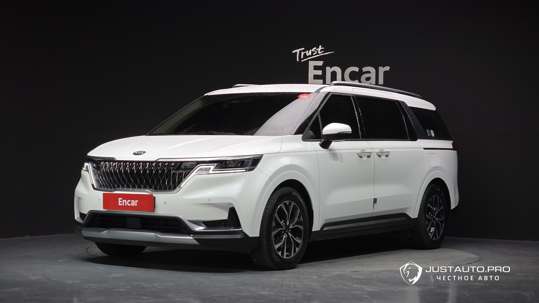 Автомобиль Kia Canival