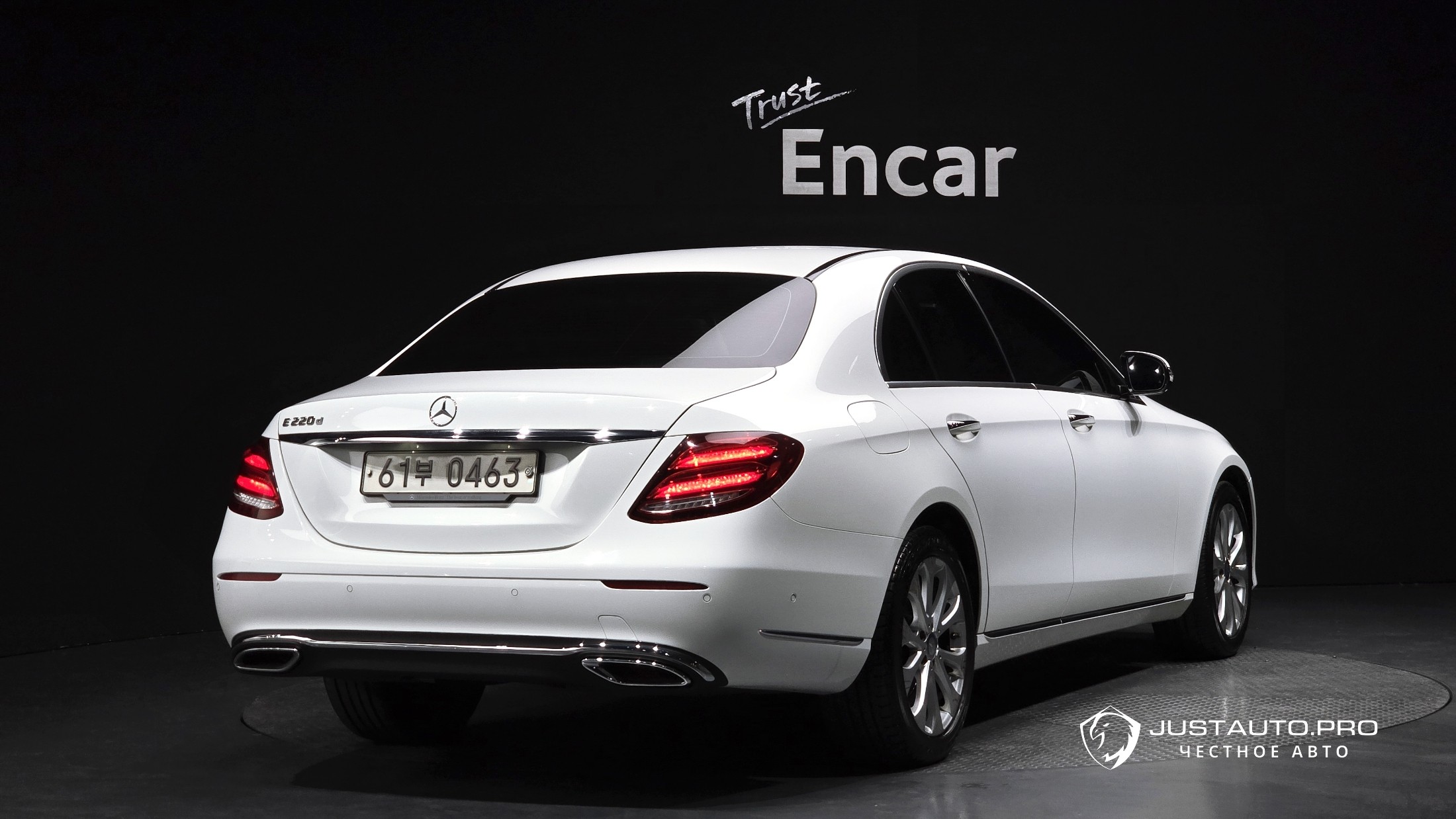 Автомобиль Mercedes-Benz E-Class