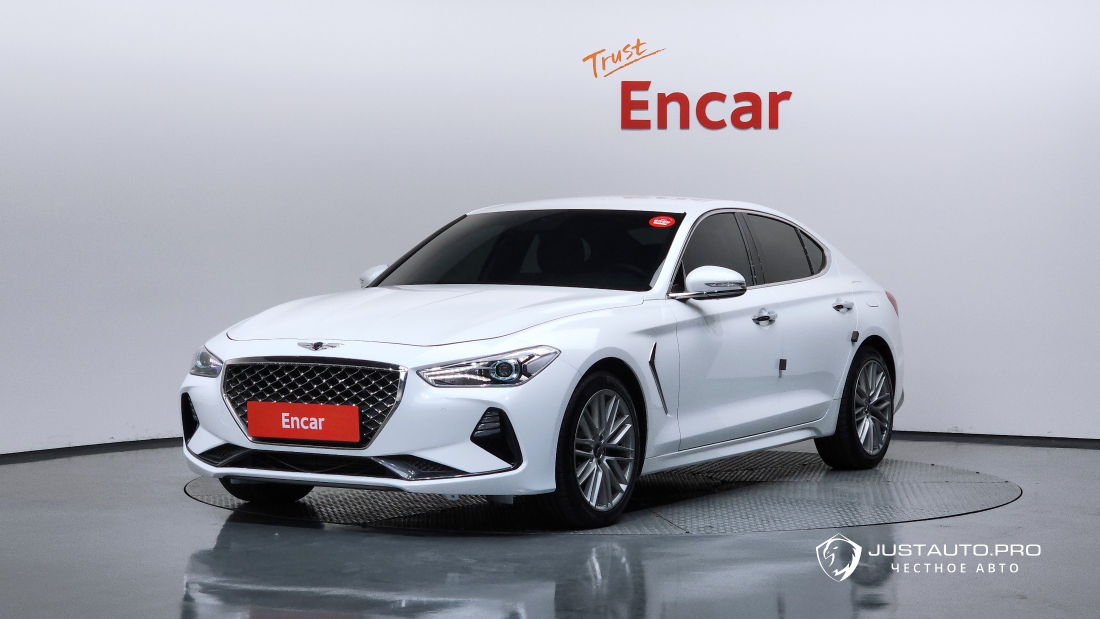 Автомобиль Genesis G70