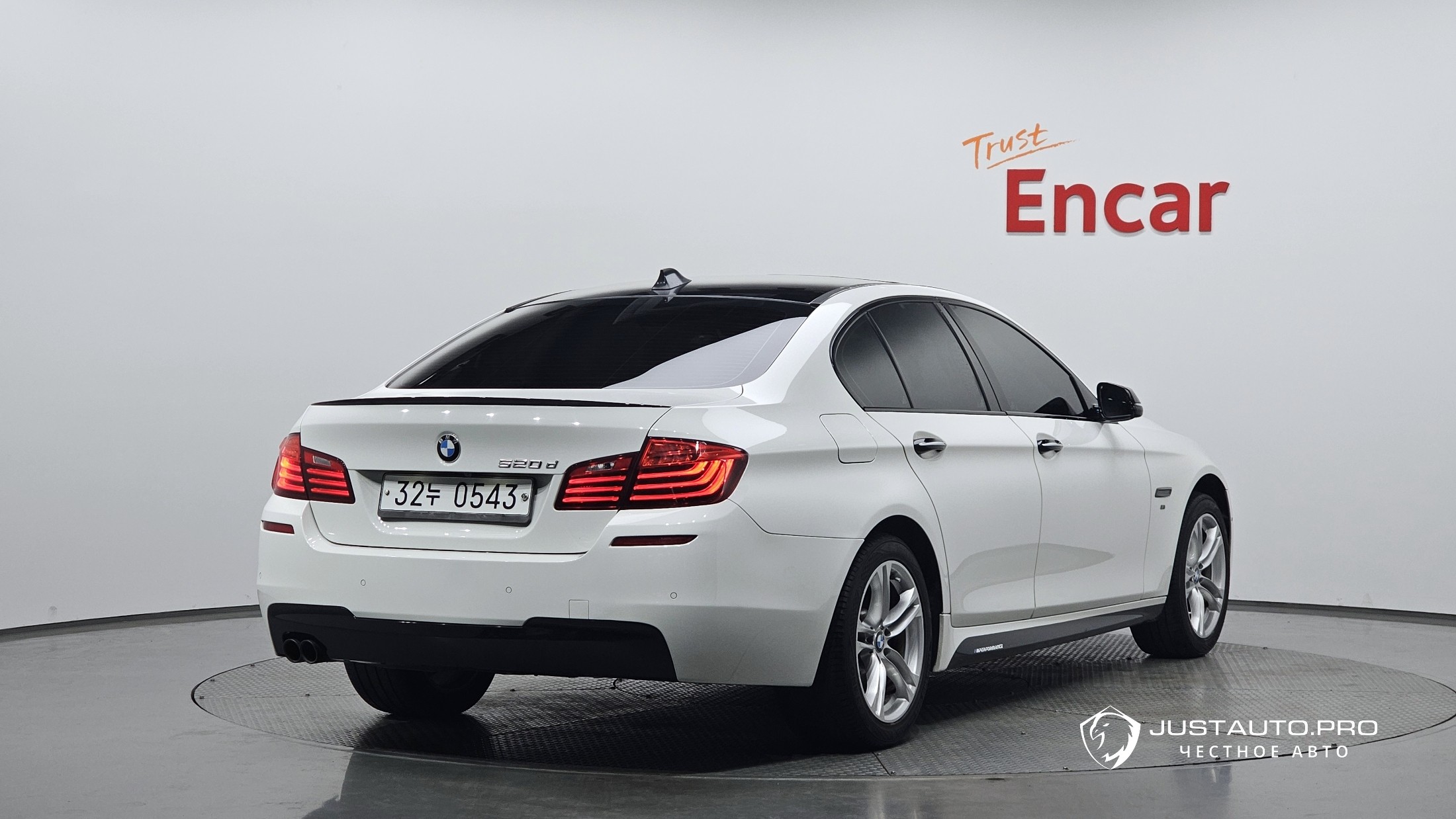 Автомобиль BMW 5-Series