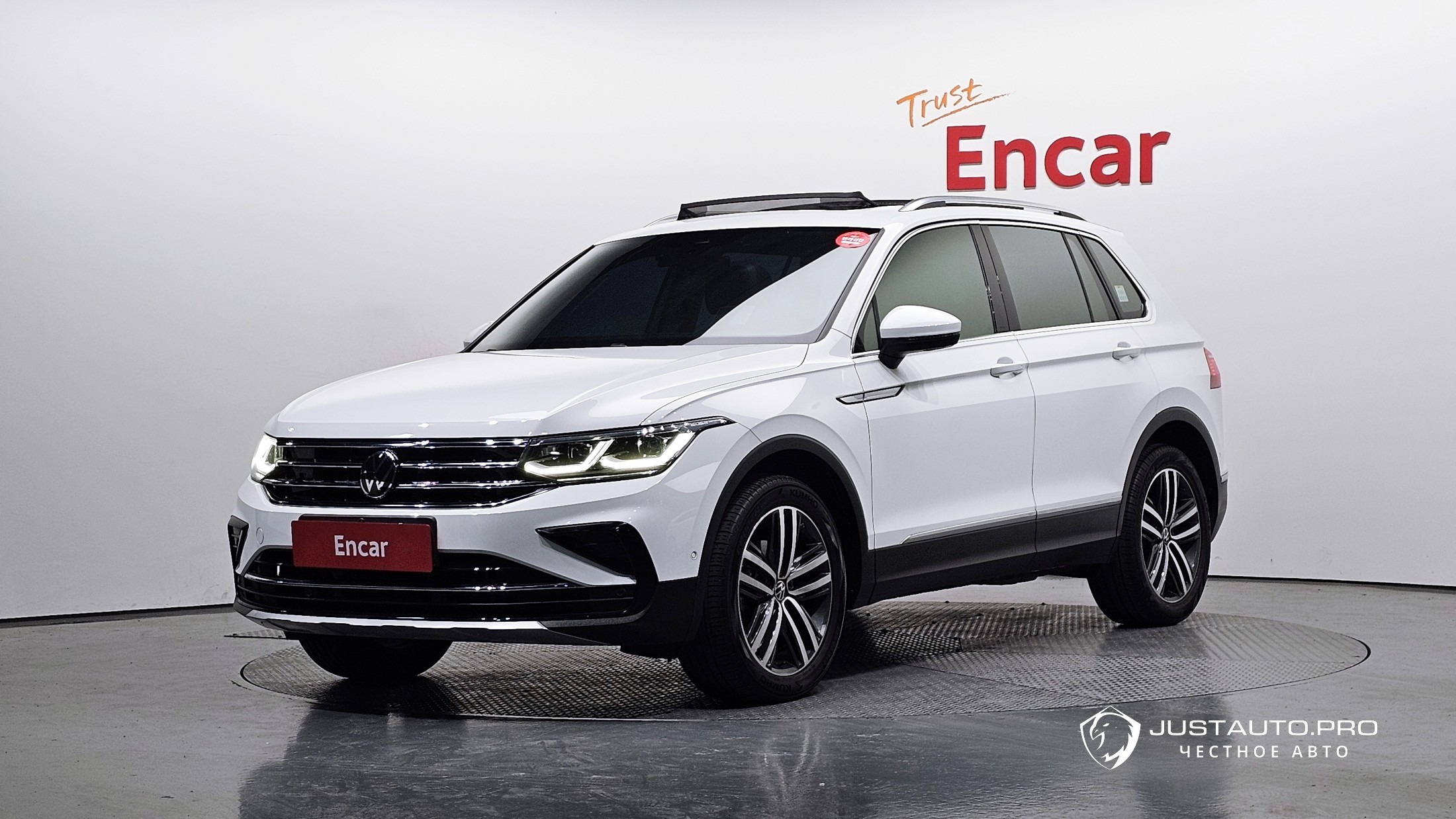 Автомобиль Volkswagen Tiguan