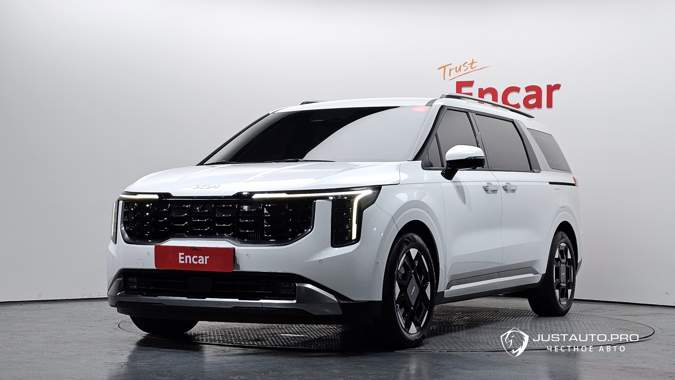 Автомобиль Kia Canival