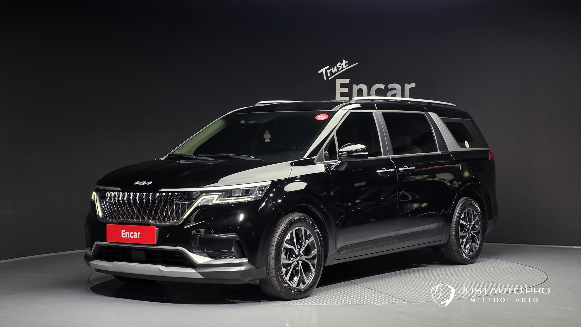 Автомобиль Kia Canival