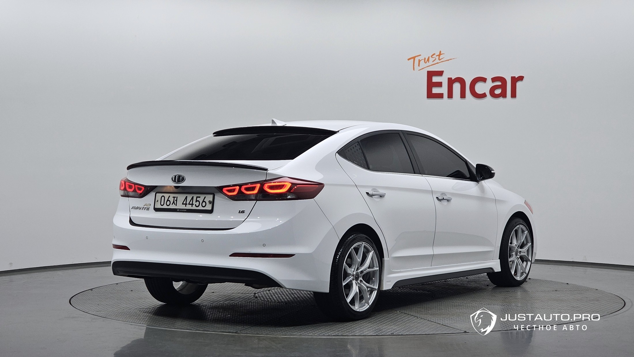 Автомобиль Hyundai AVANTE