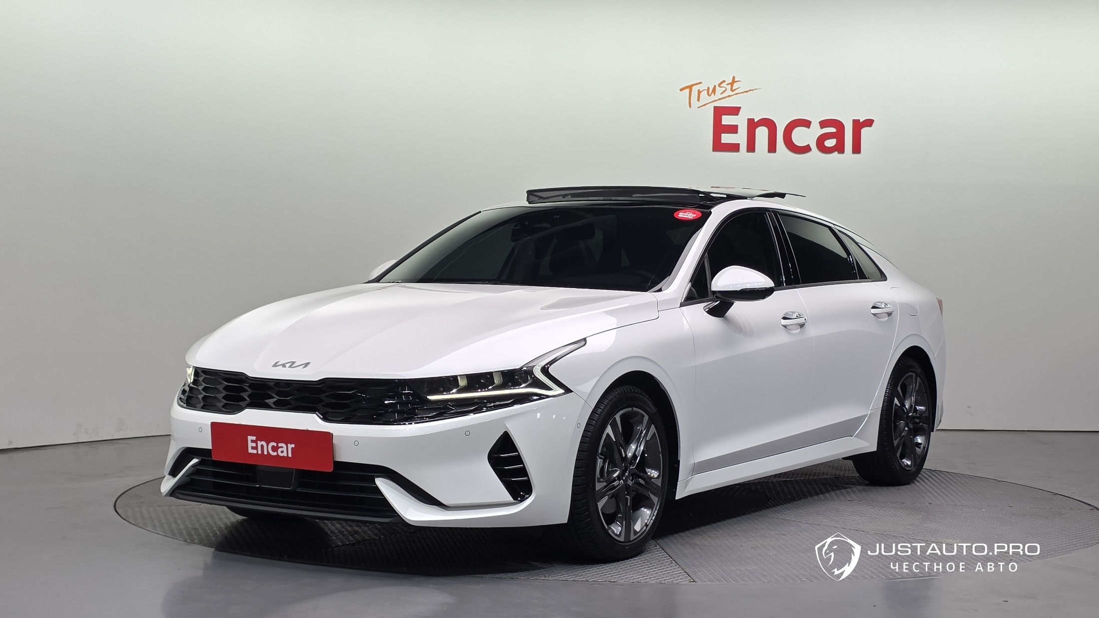 Автомобиль Kia K5