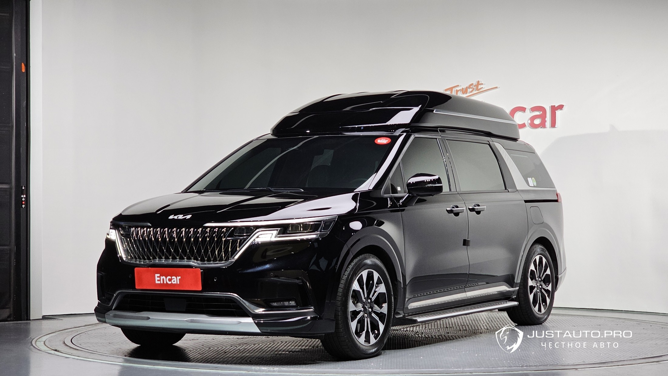 Автомобиль Kia Canival