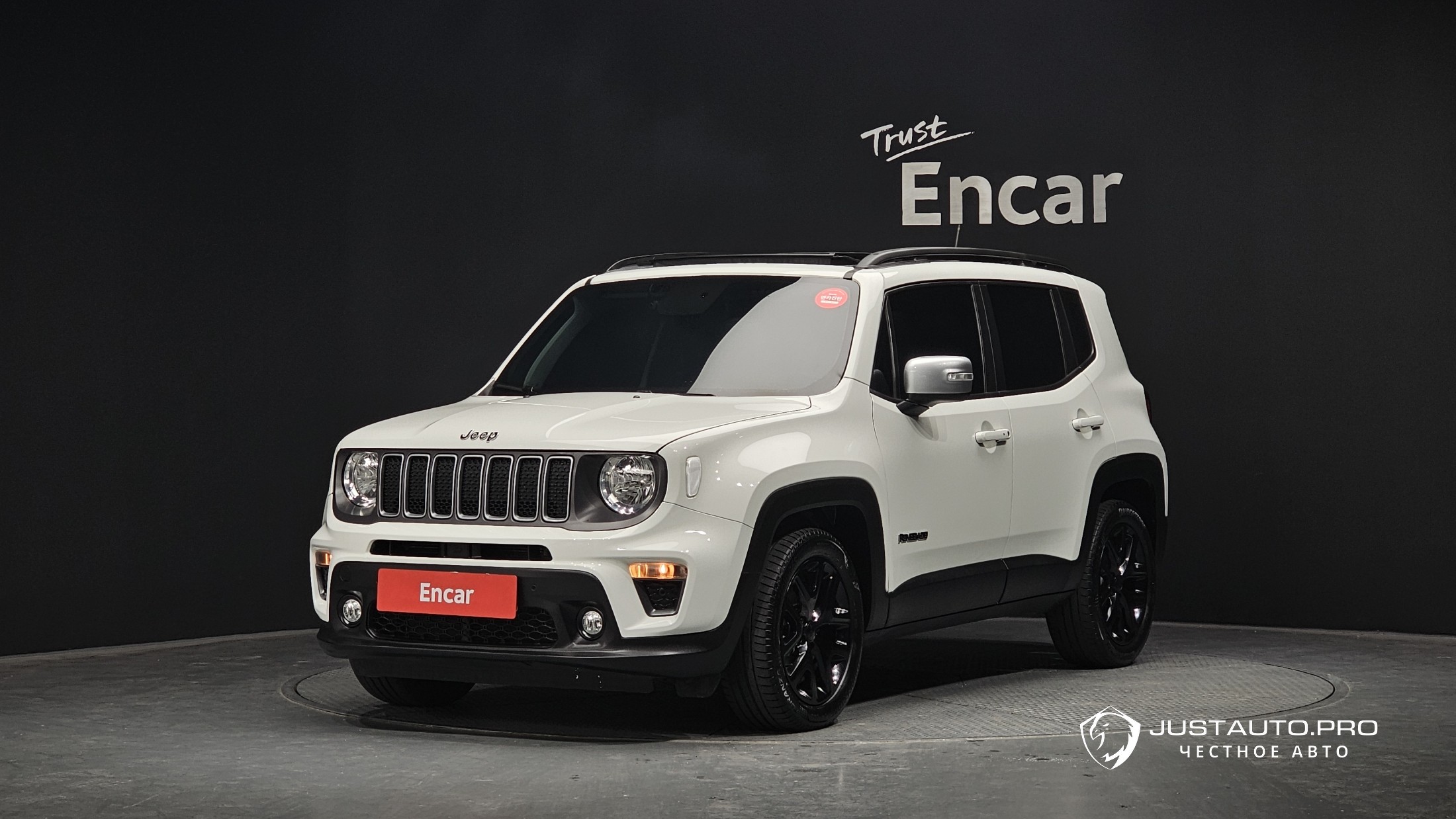 Автомобиль Jeep Renegade
