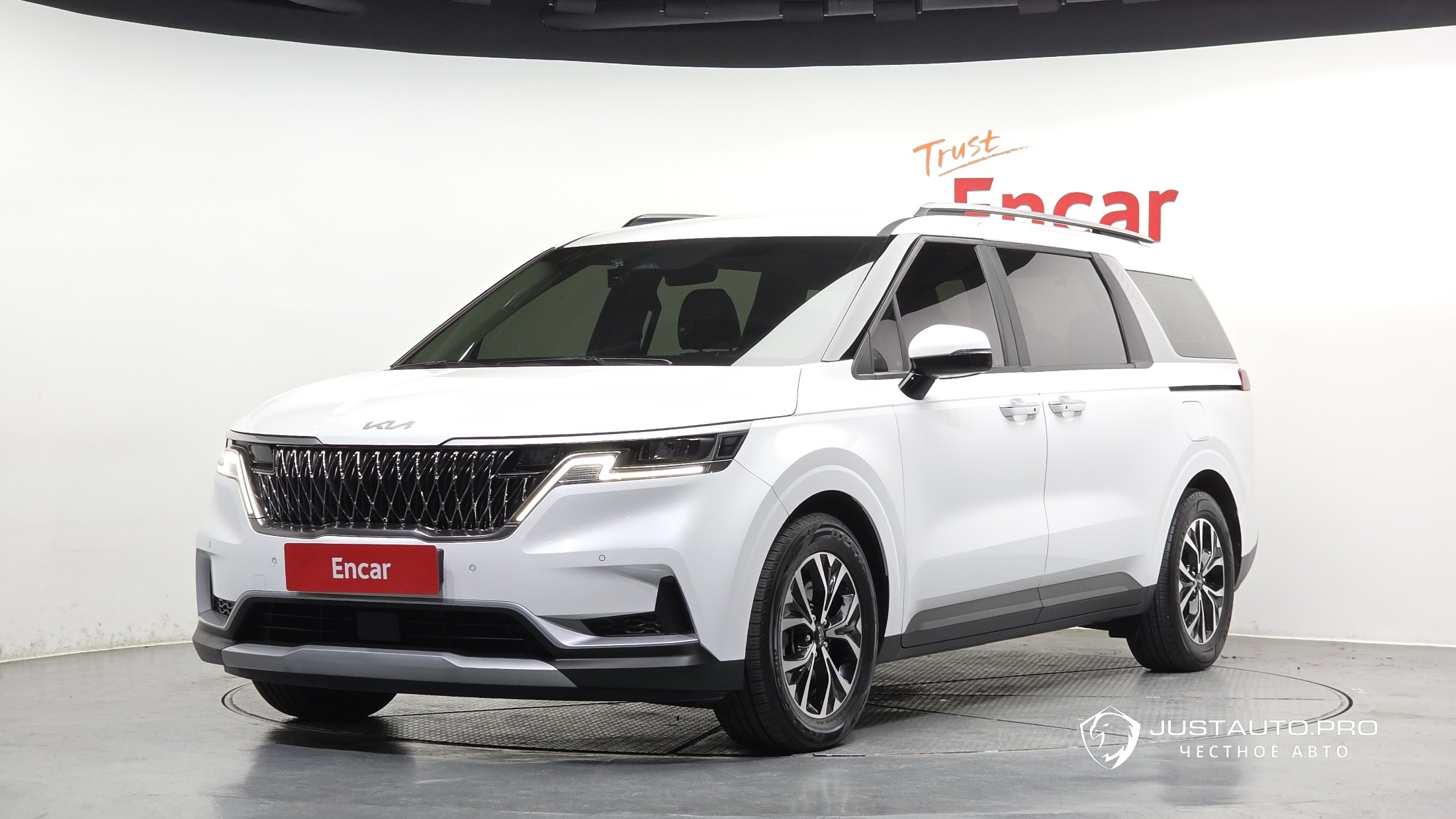 Автомобиль Kia Canival