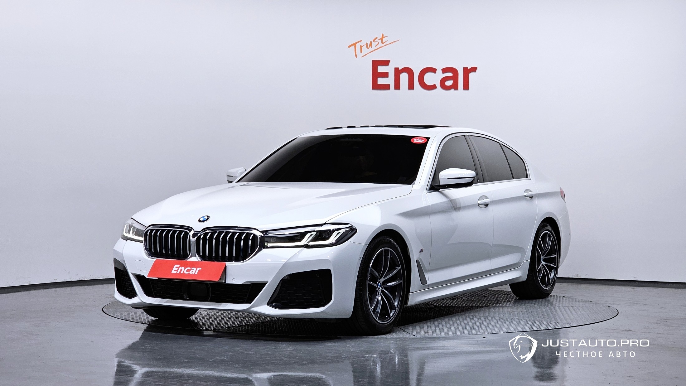 Автомобиль BMW 5-Series
