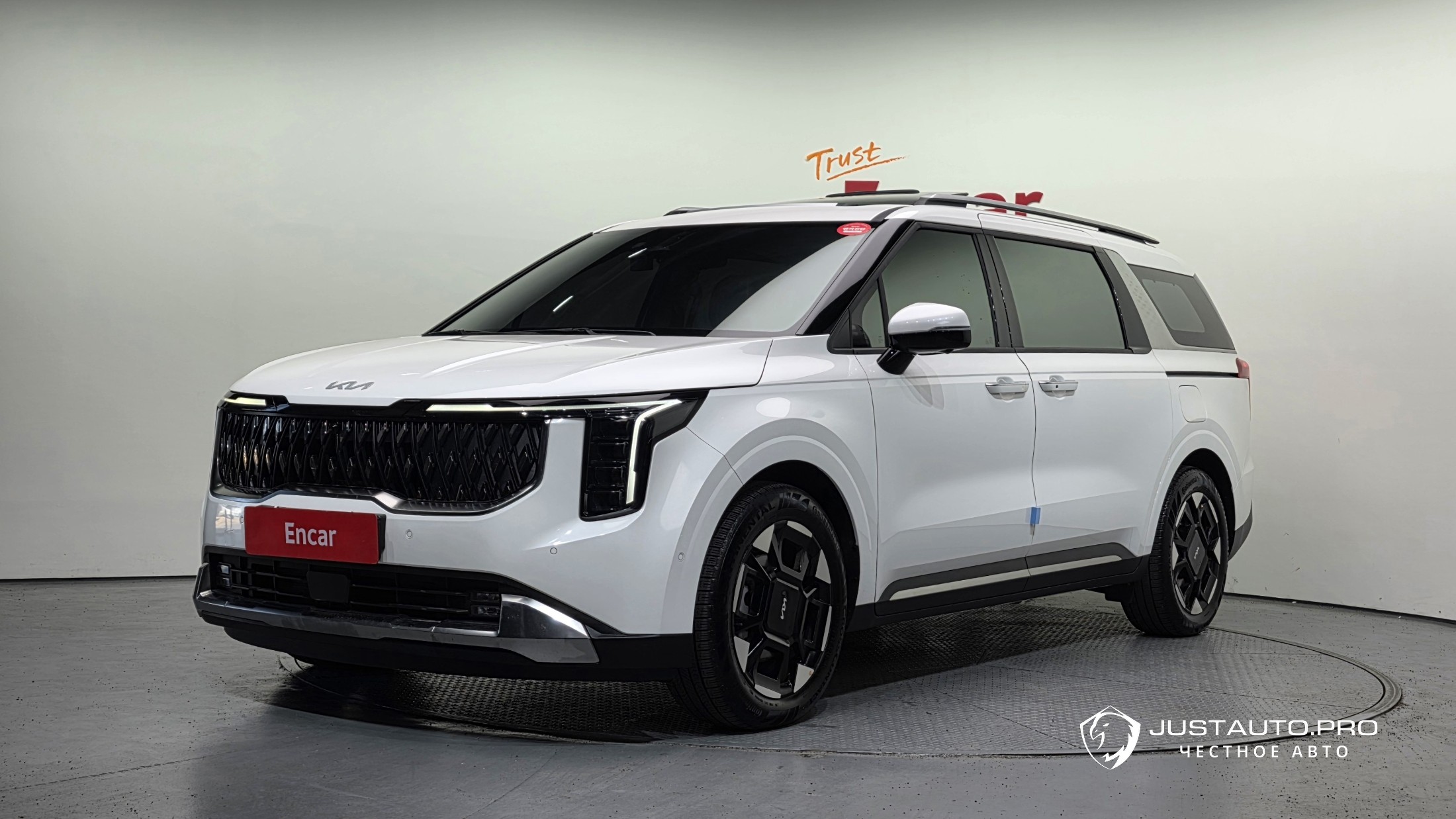 Автомобиль Kia Canival