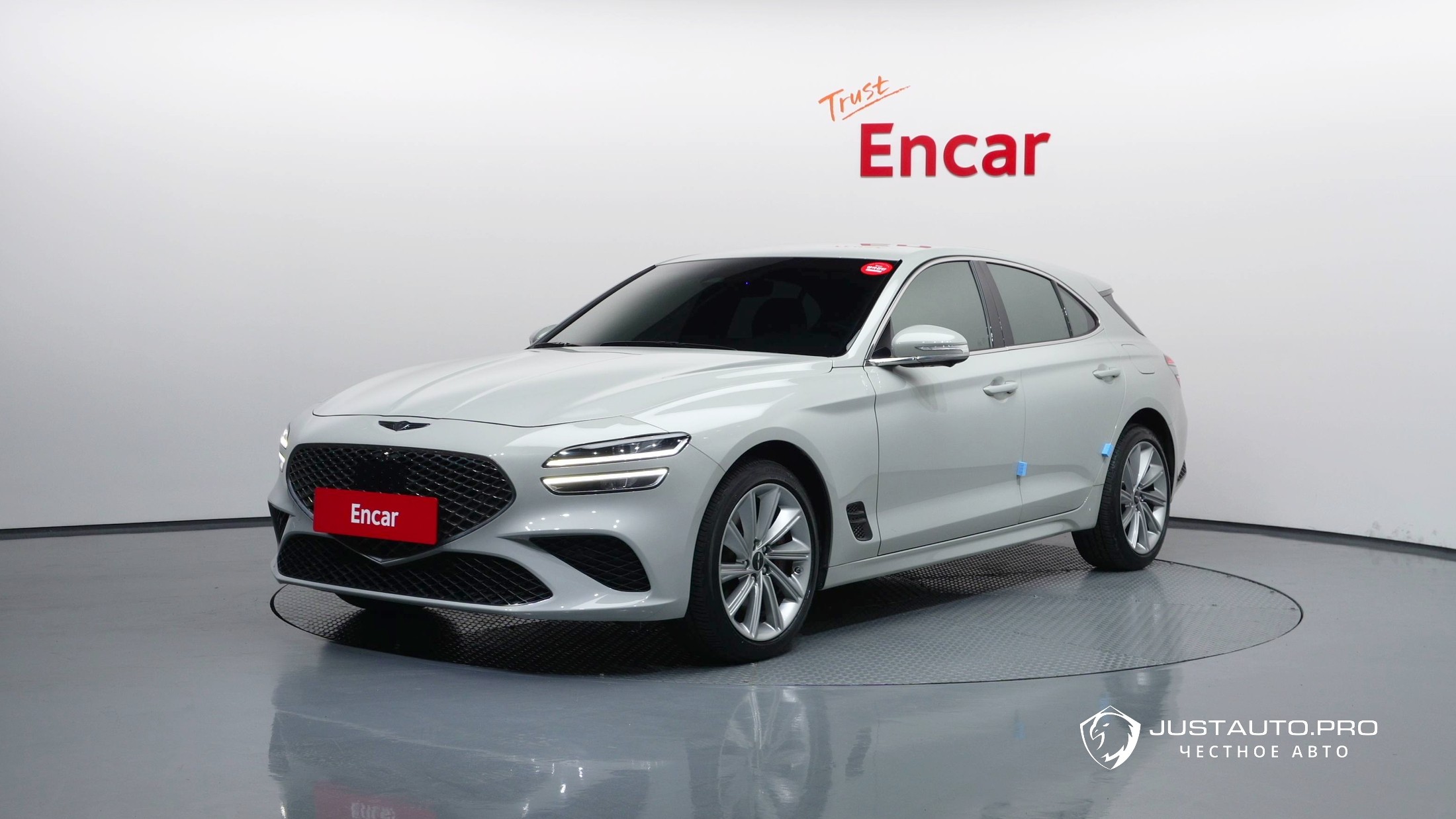 Автомобиль Genesis G70