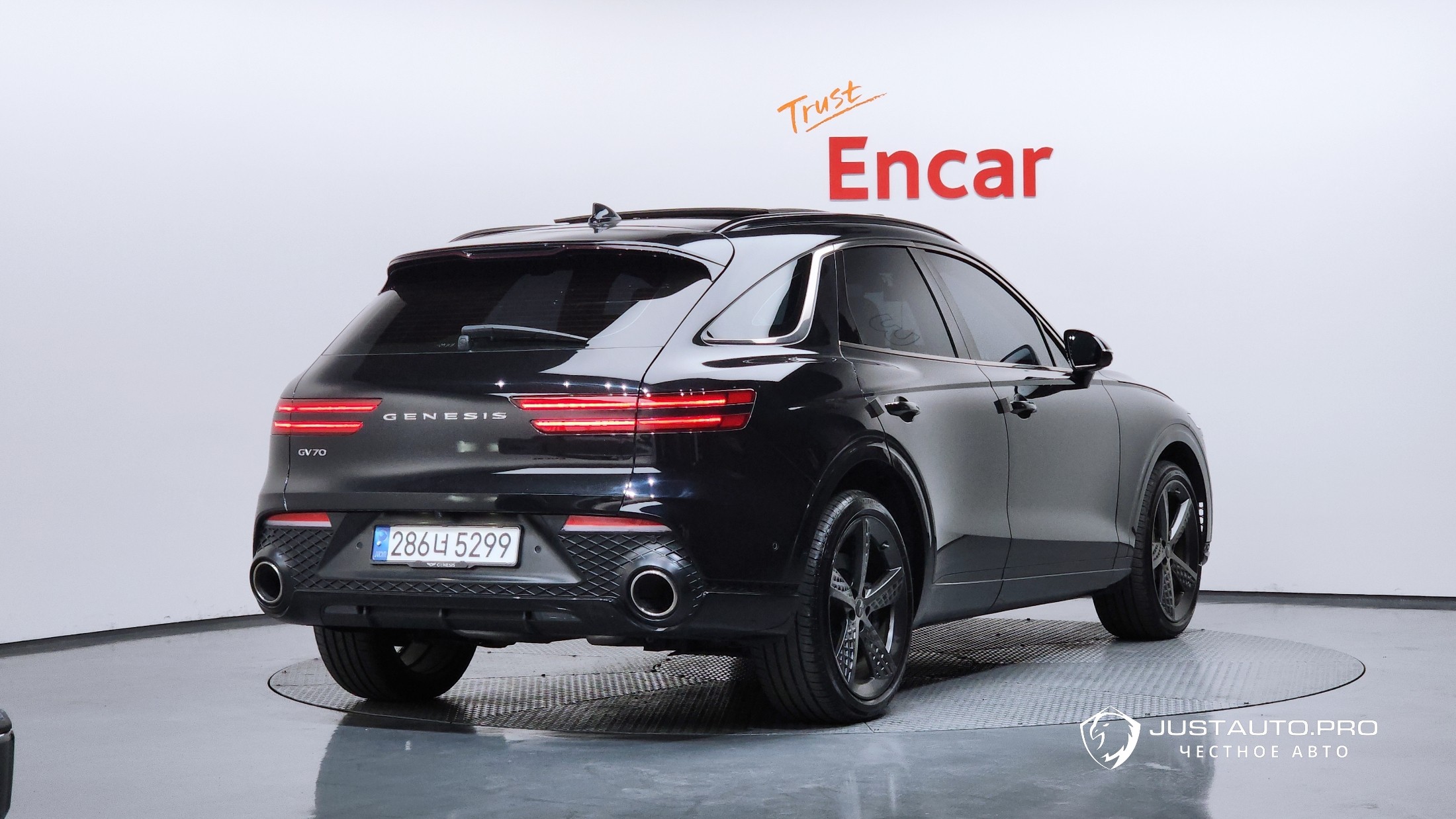 Автомобиль Genesis GV70