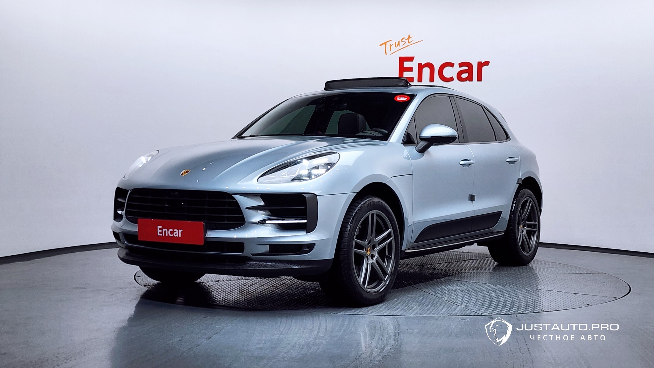 Автомобиль Porsche Macan