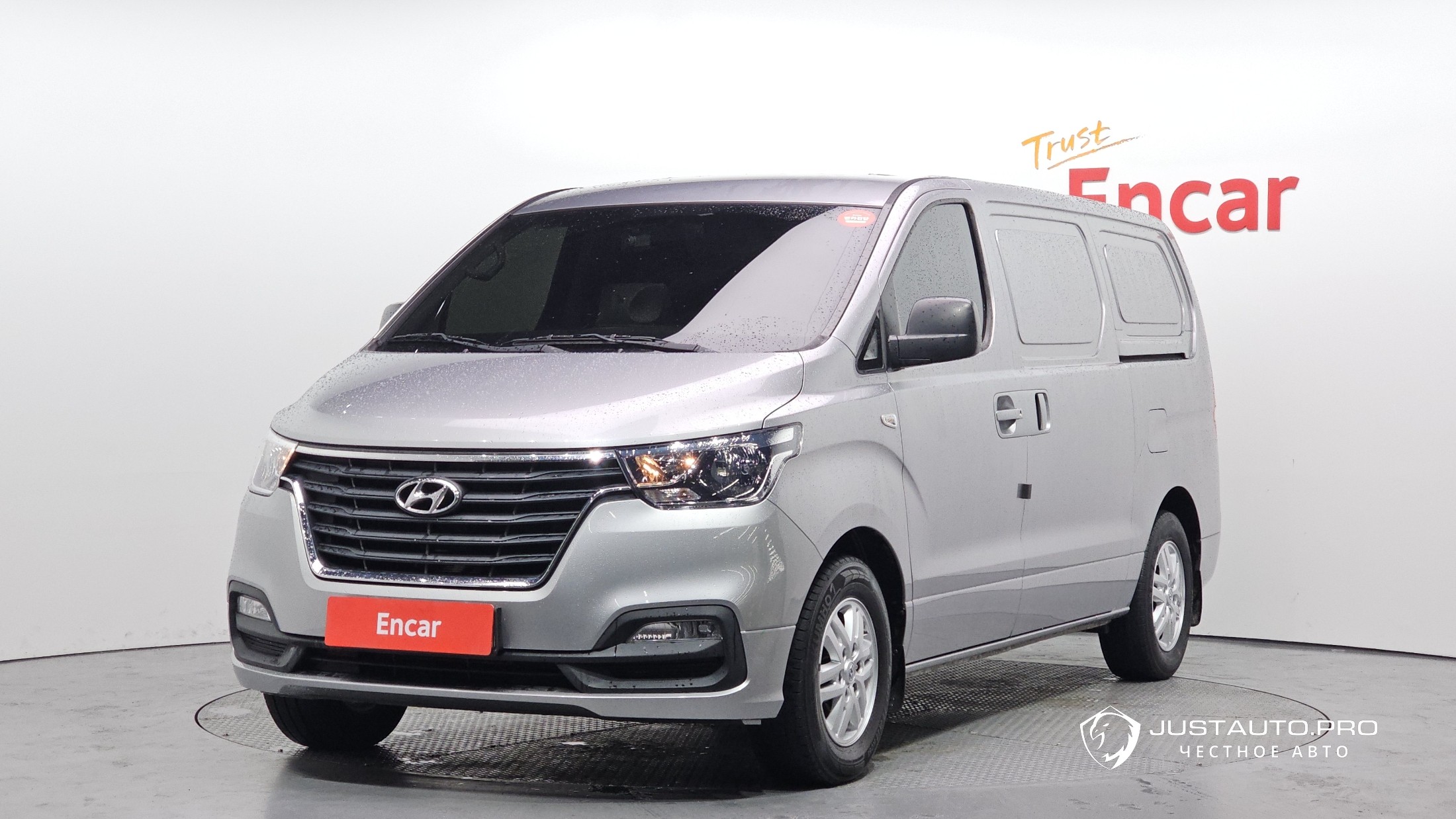 Автомобиль Hyundai Starex