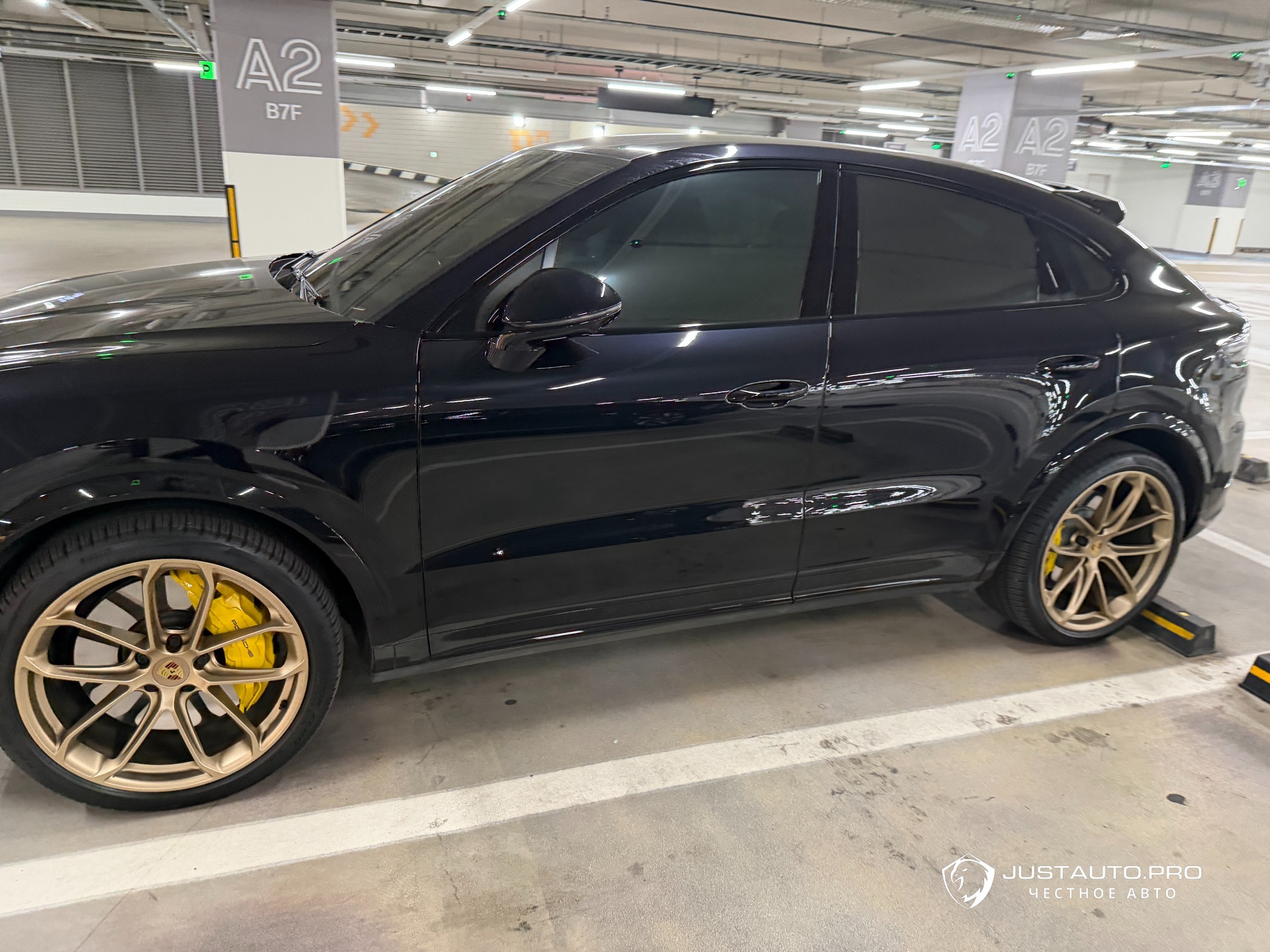 Автомобиль Porsche Cayenne