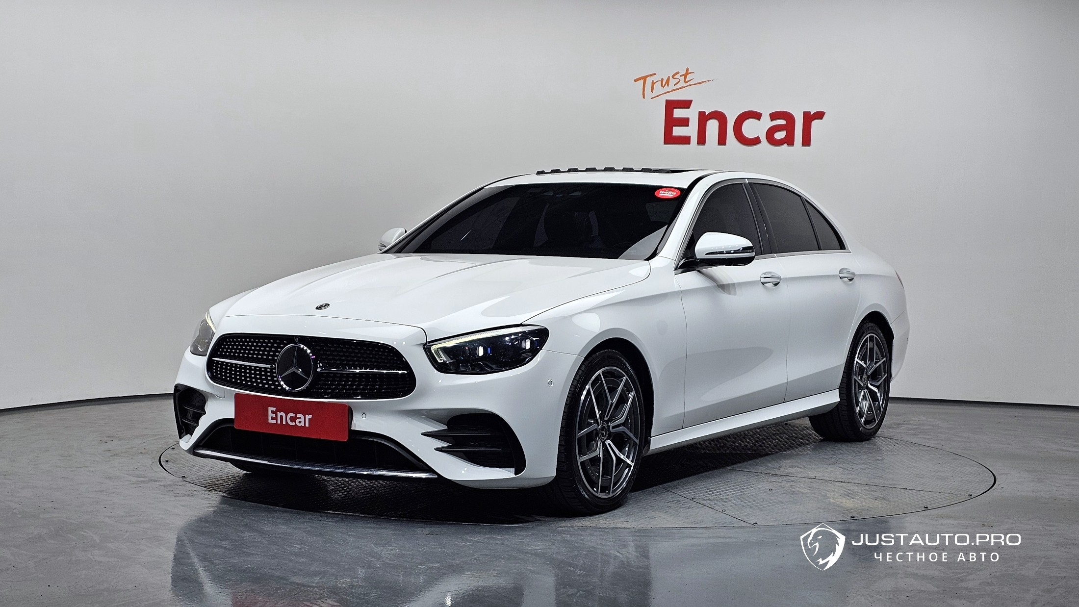 Автомобиль Mercedes-Benz E-Class