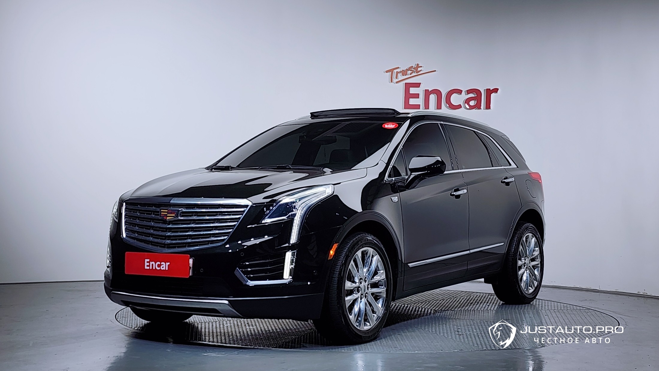Автомобиль Cadillac XT5