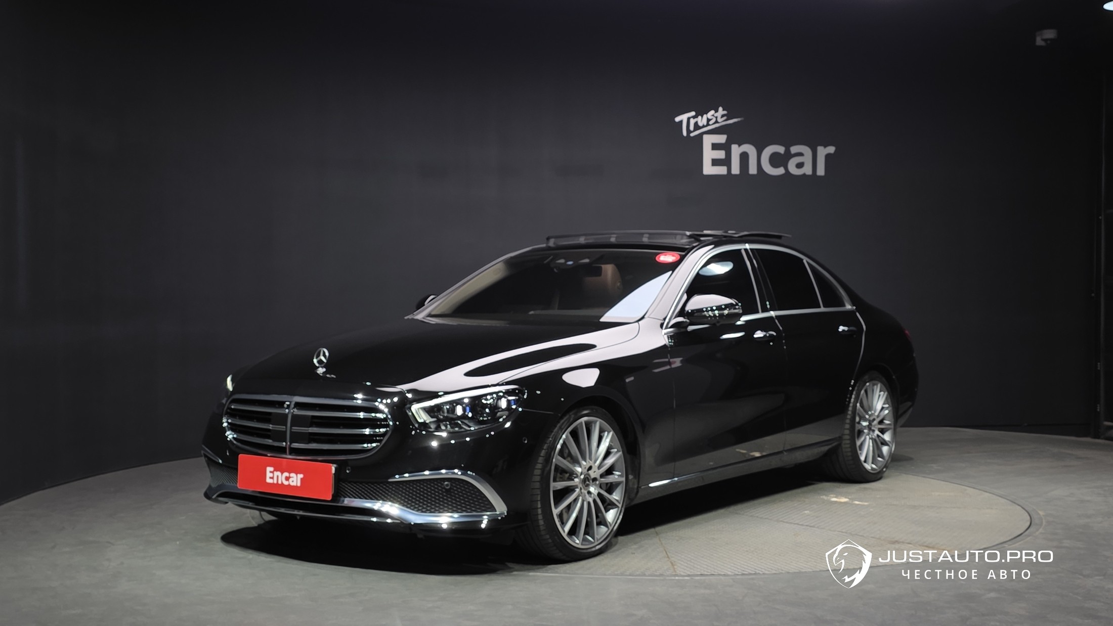 Автомобиль Mercedes-Benz E-Class