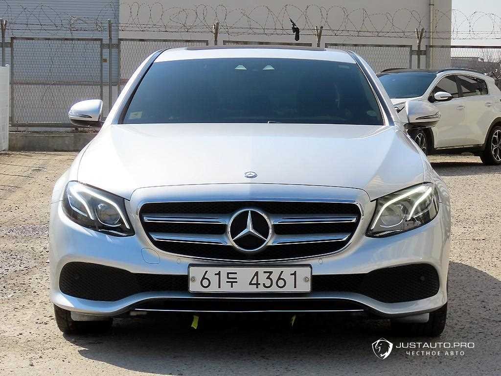 Автомобиль Mercedes-Benz E-Class