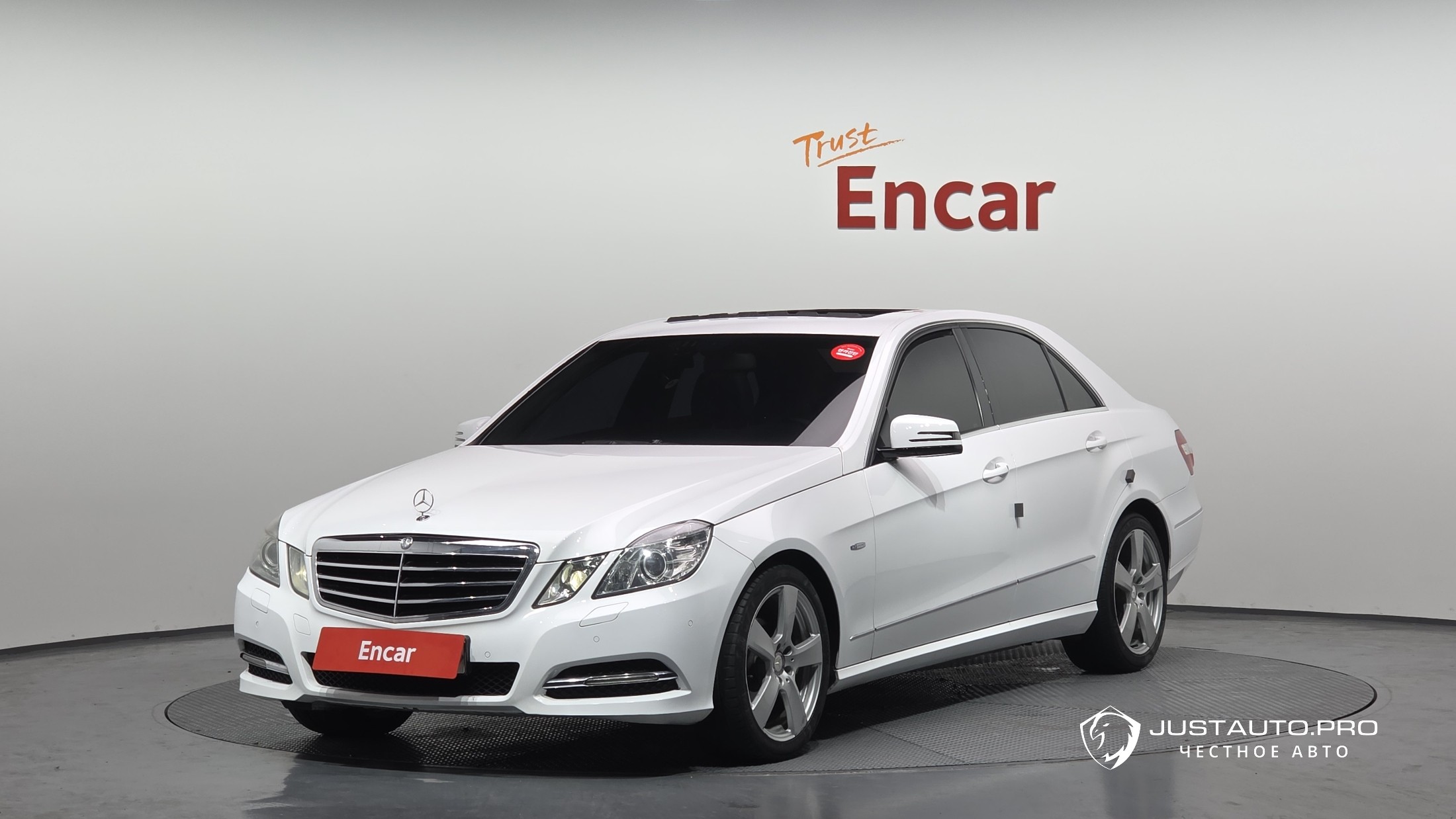 Автомобиль Mercedes-Benz E-Class