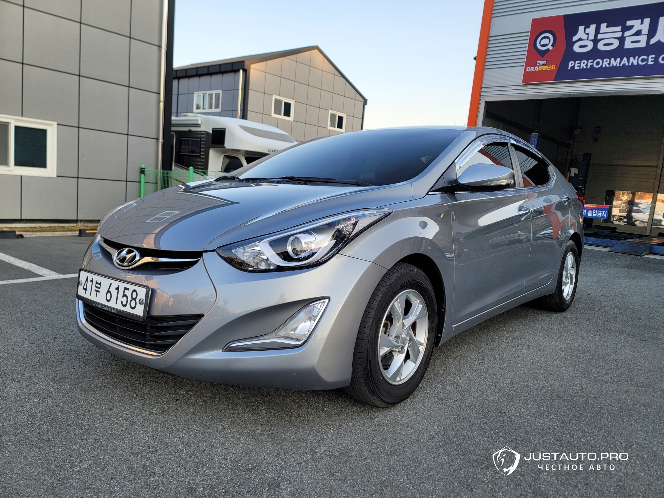 Автомобиль Hyundai AVANTE