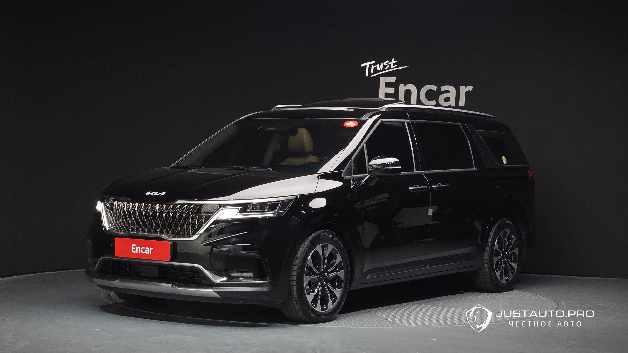 Автомобиль Kia Canival