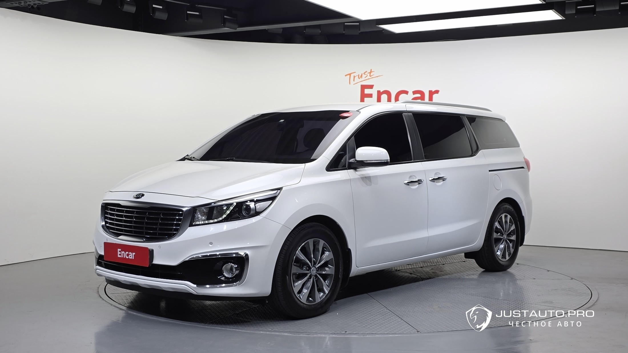 Автомобиль Kia Canival