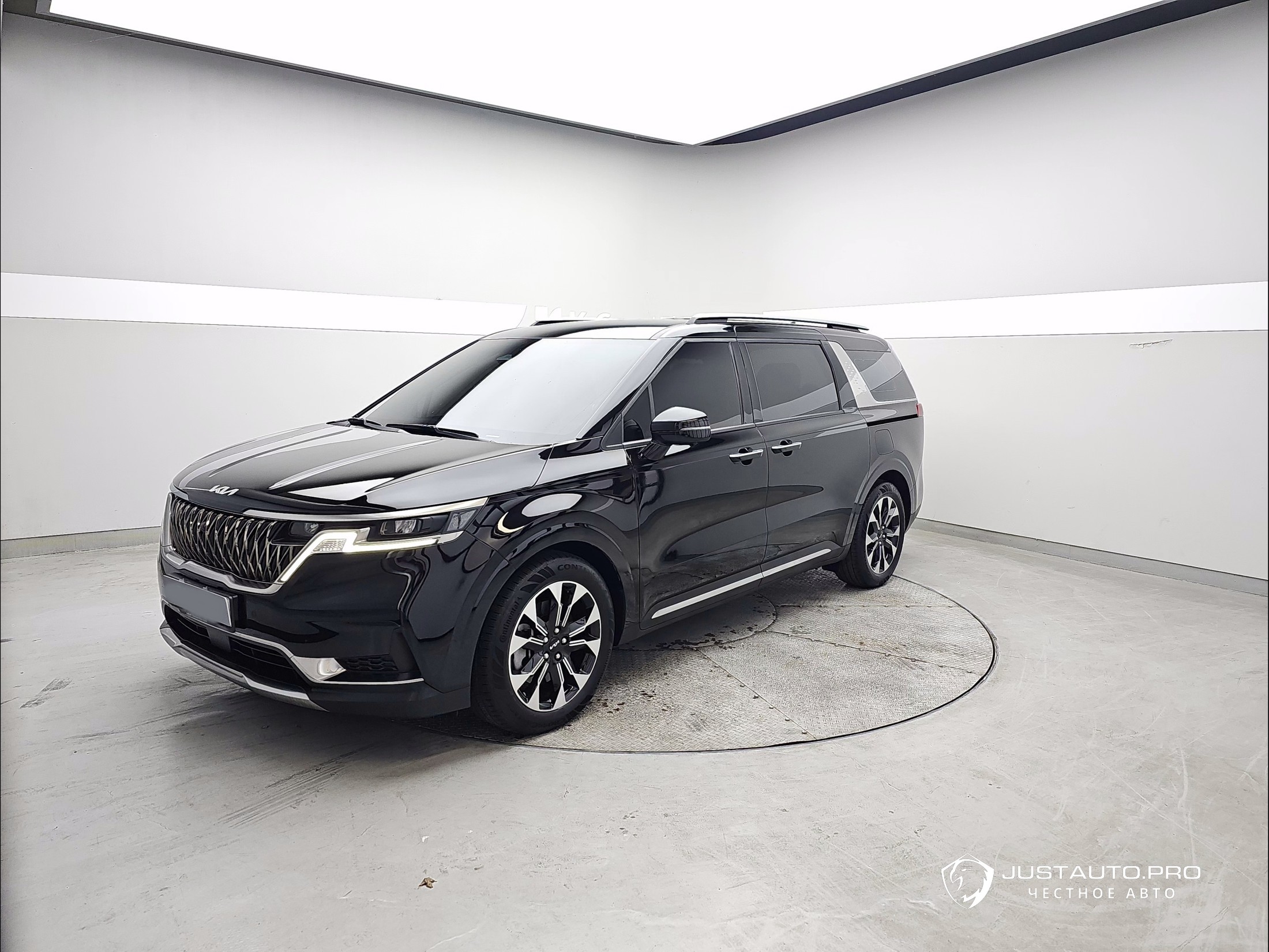 Автомобиль Kia Canival