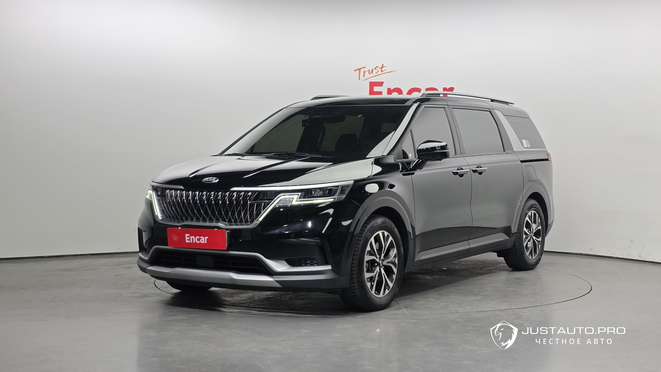 Автомобиль Kia Canival
