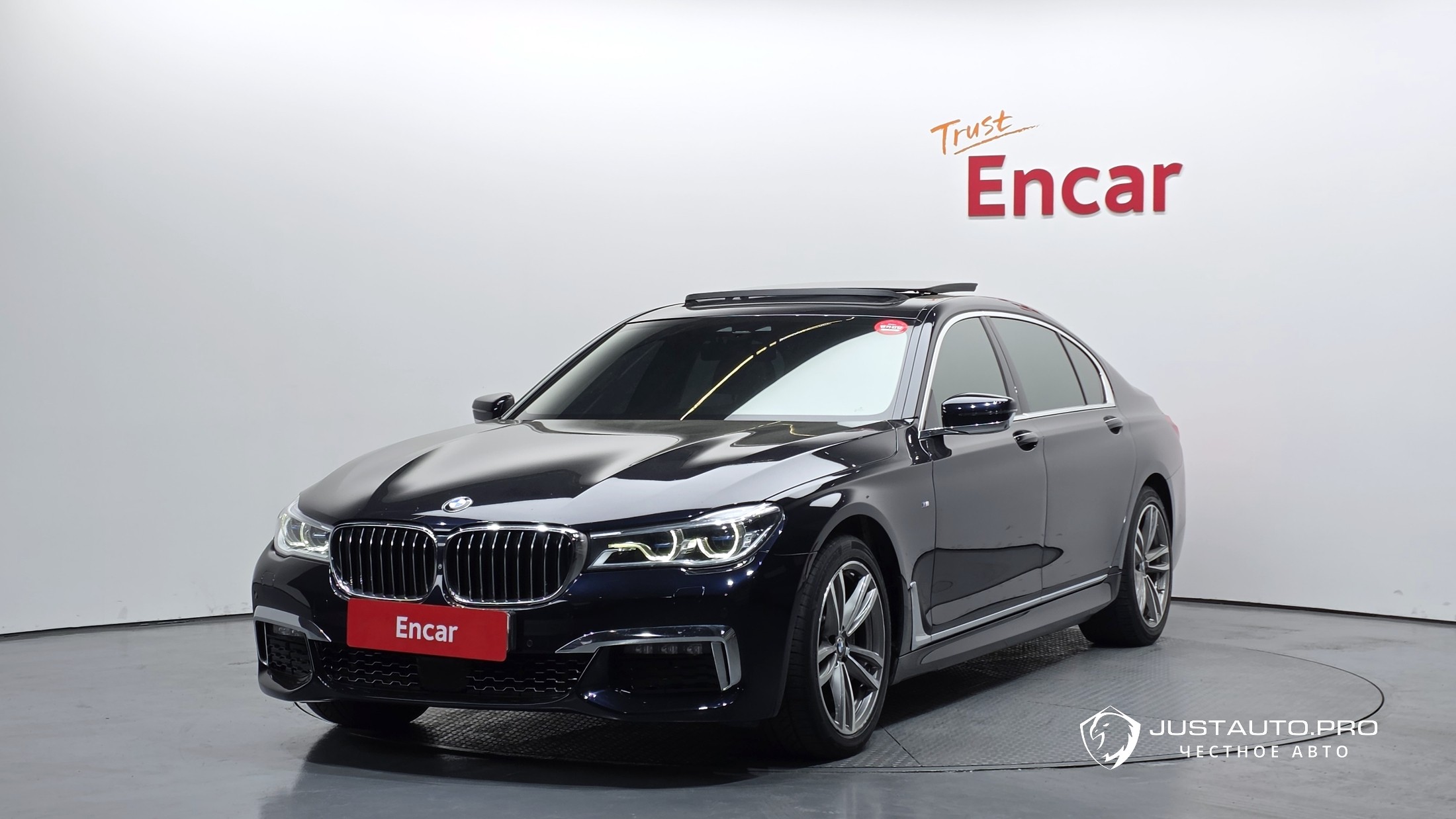 Автомобиль BMW 7-Series