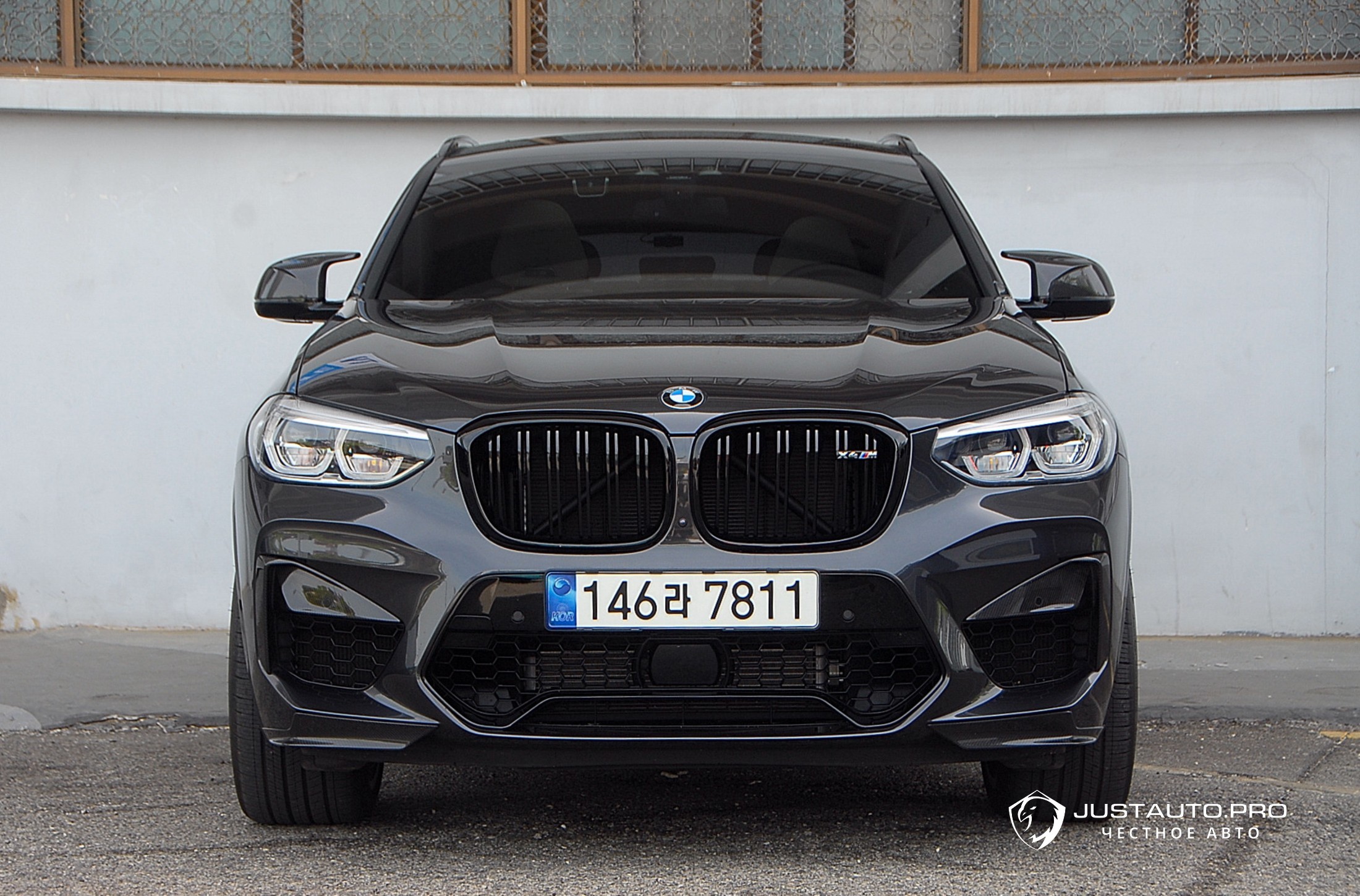 Автомобиль BMW X4M