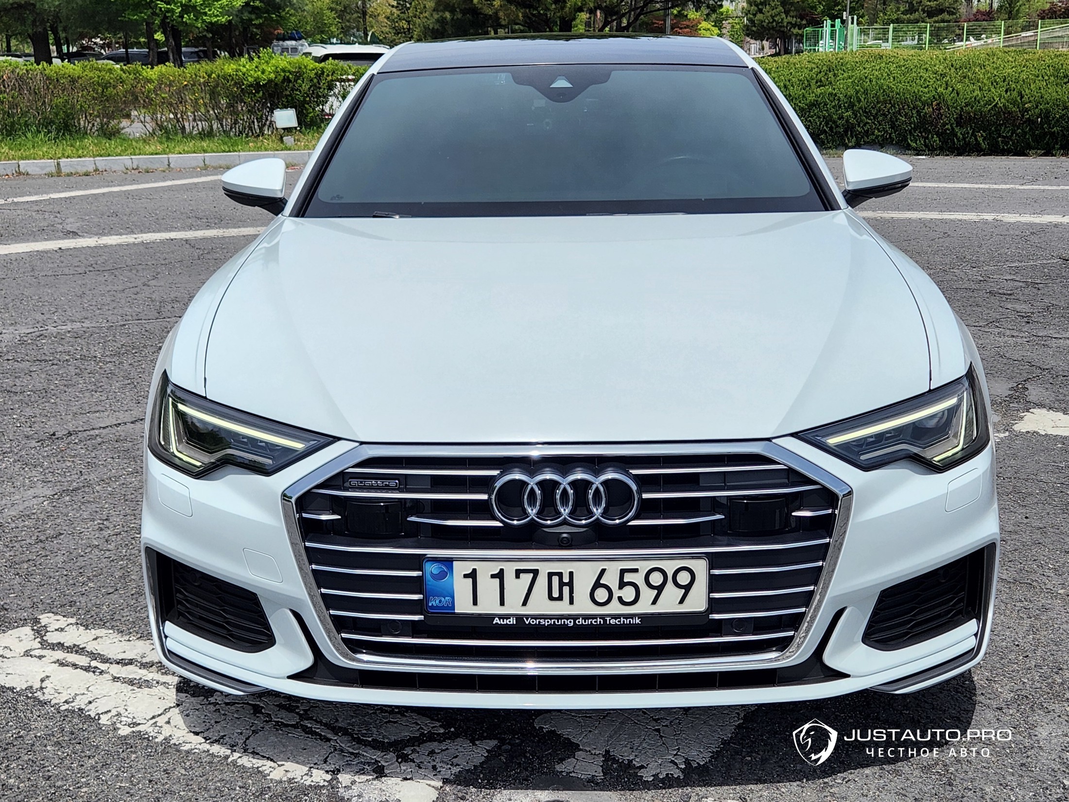 Автомобиль Audi A6