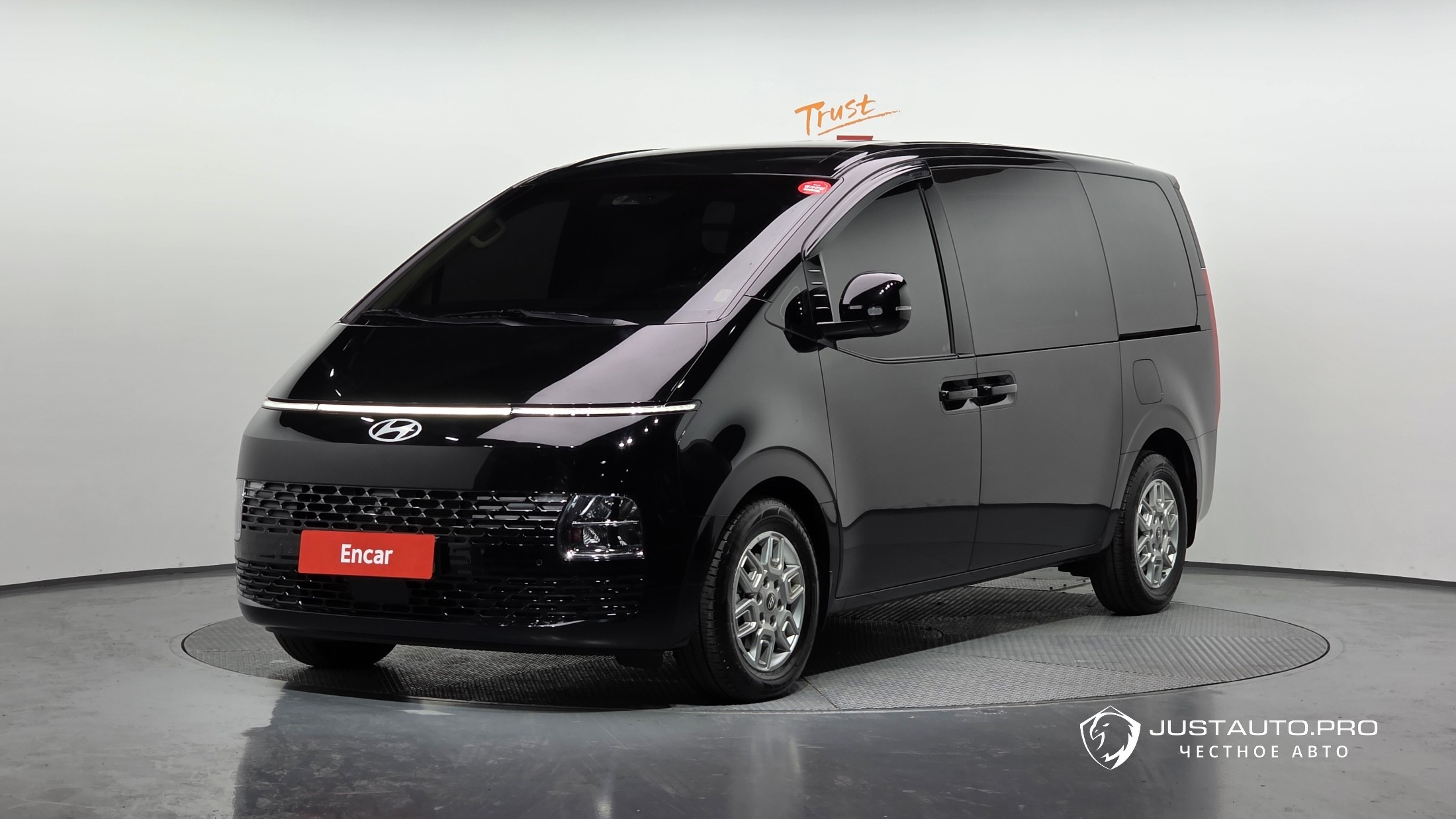 Автомобиль Hyundai Staria