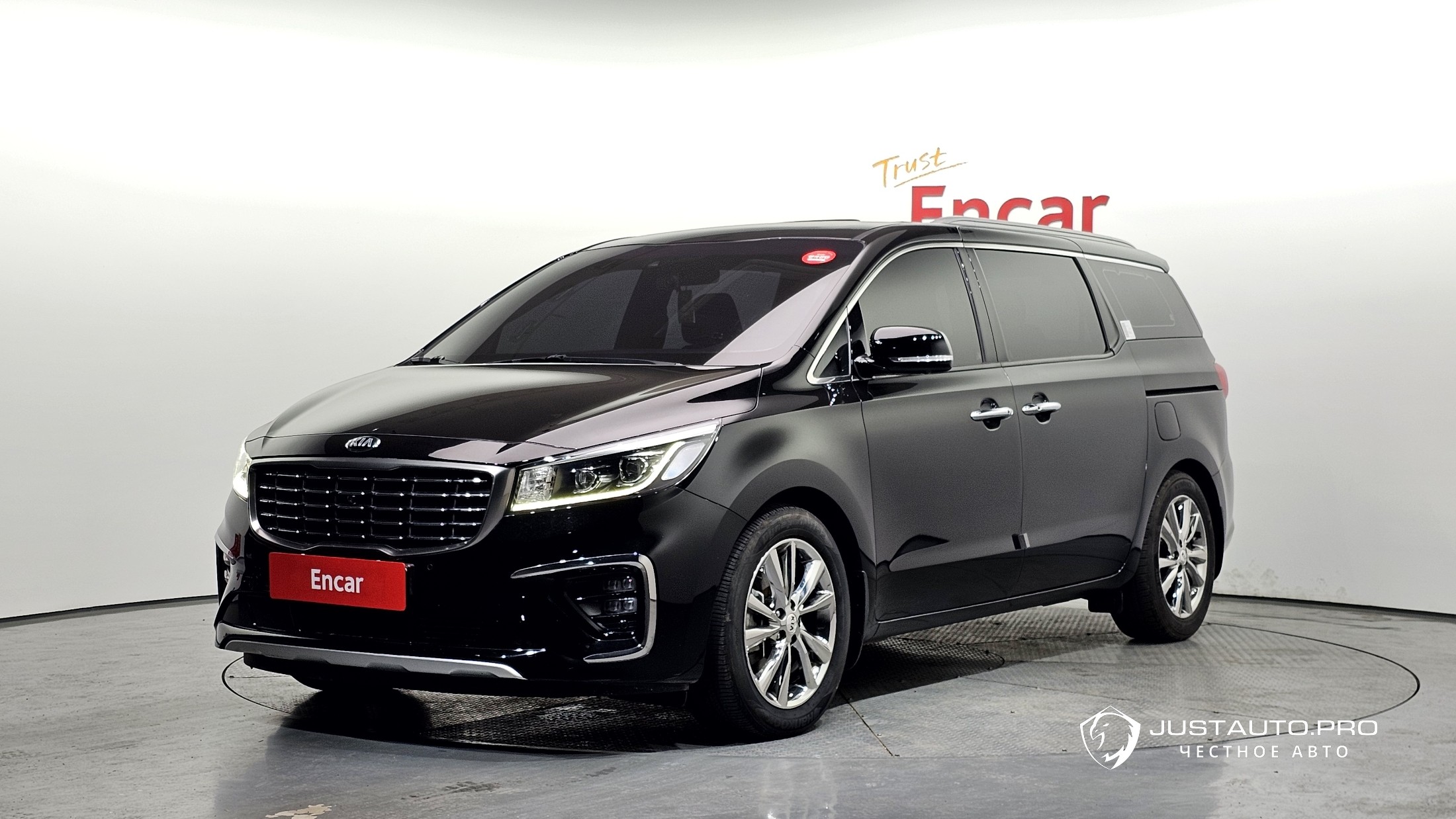 Автомобиль Kia Canival