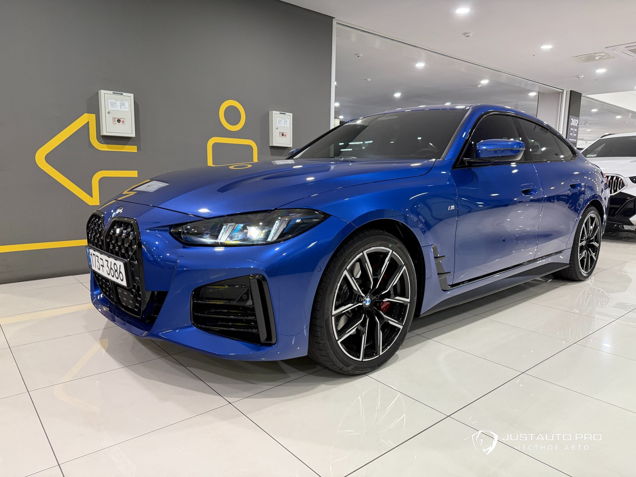 Автомобиль BMW 4-Series