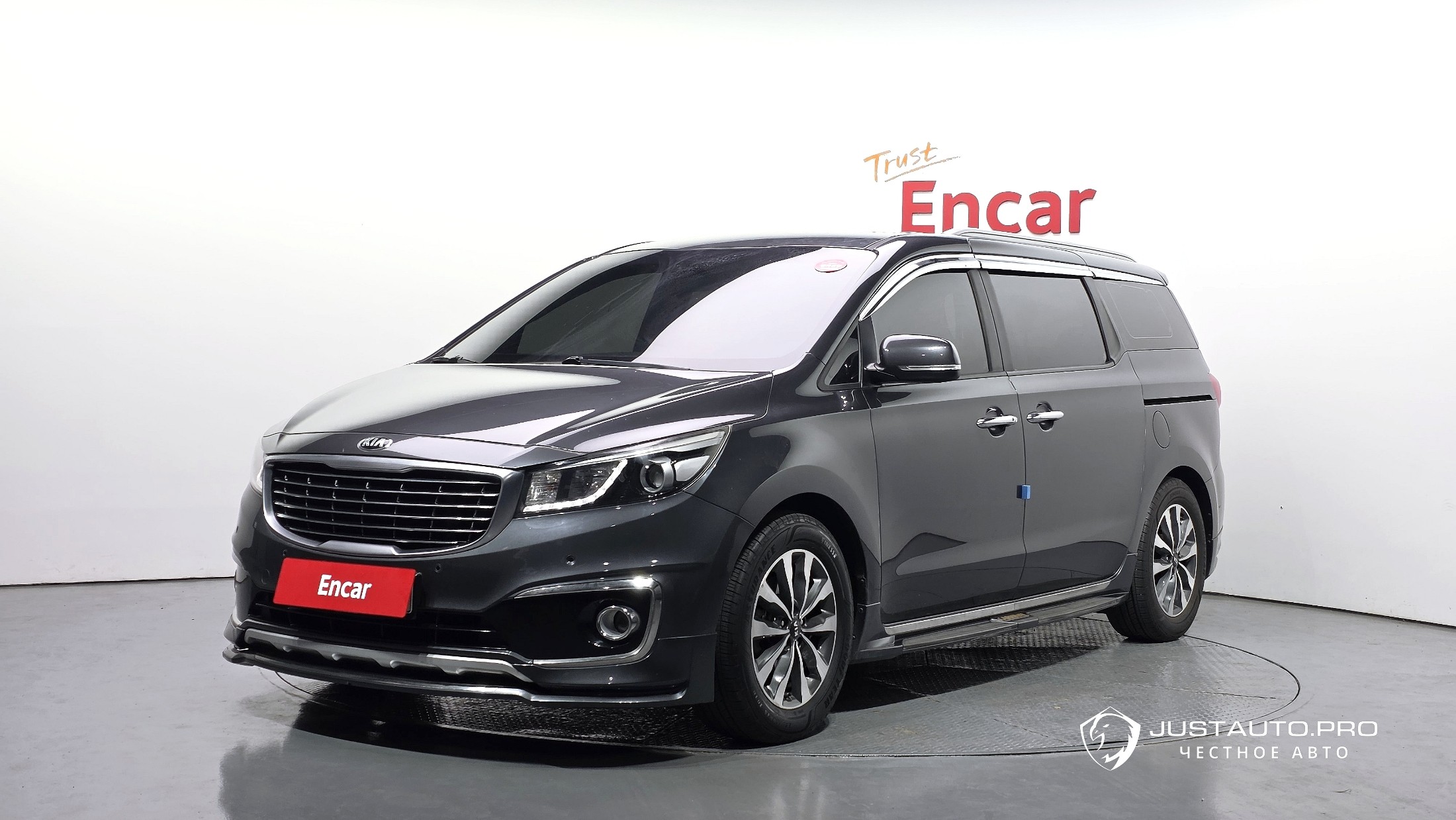 Автомобиль Kia Canival