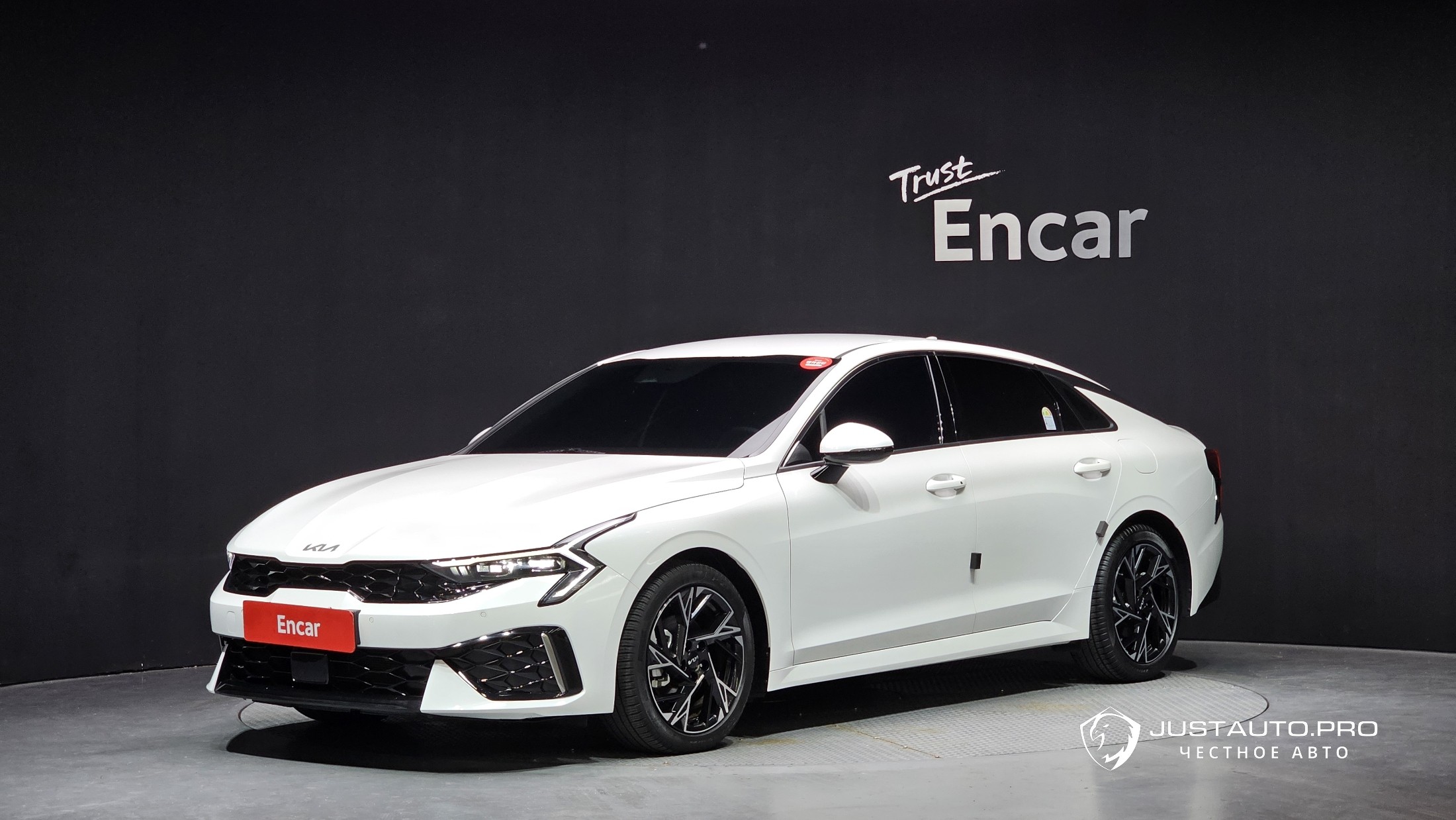 Автомобиль Kia K5