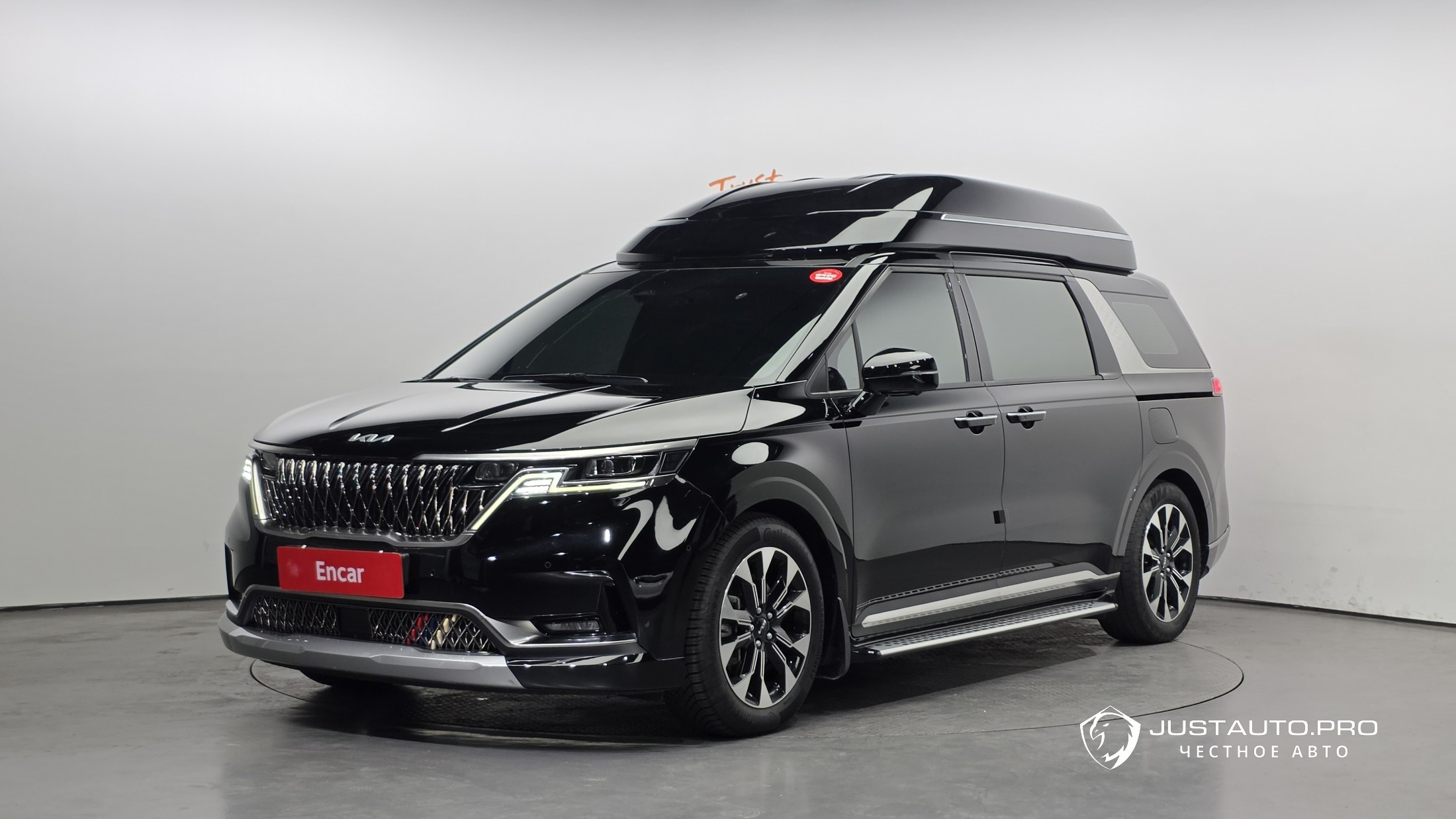 Автомобиль Kia Canival