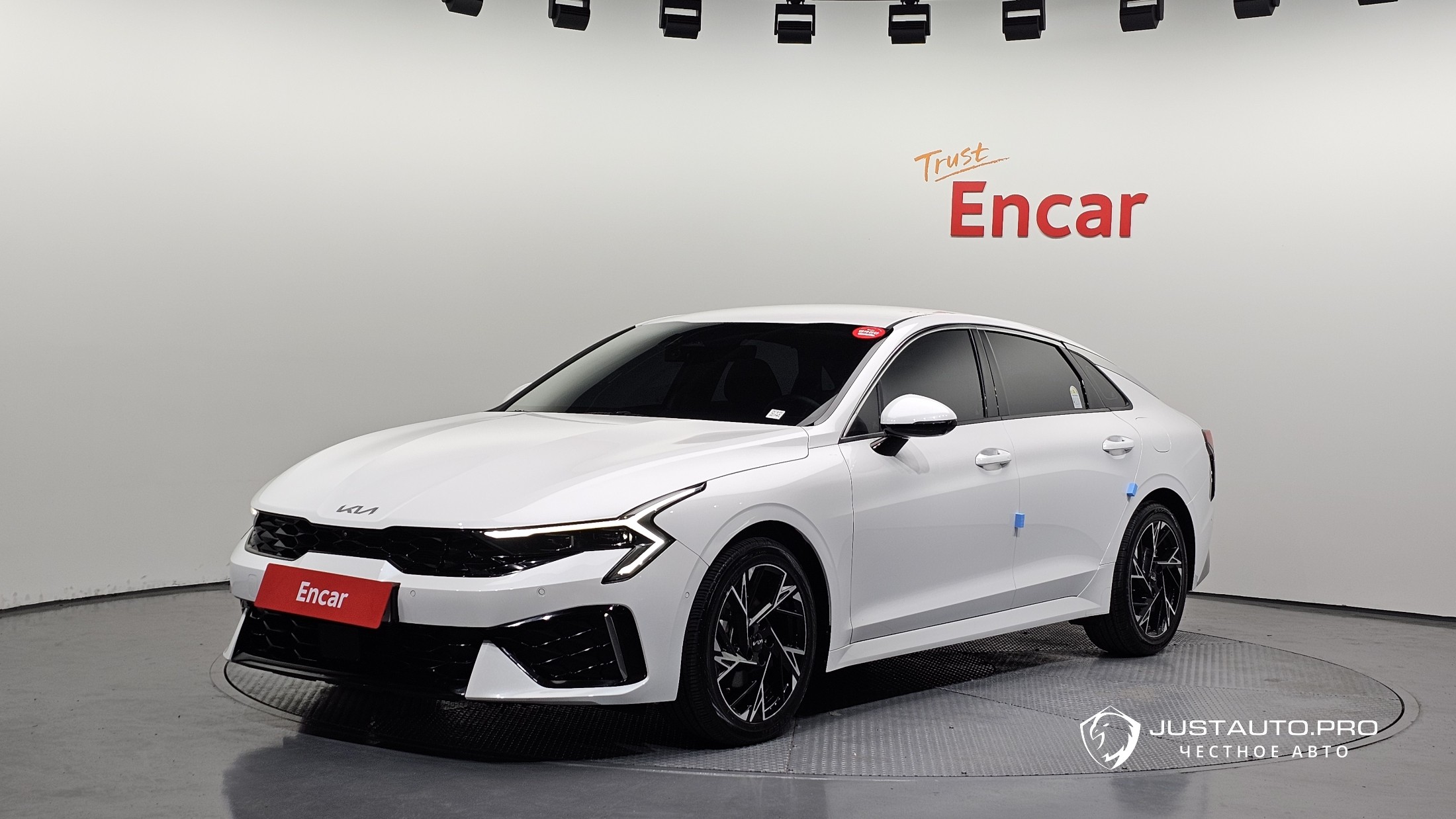 Автомобиль Kia K5