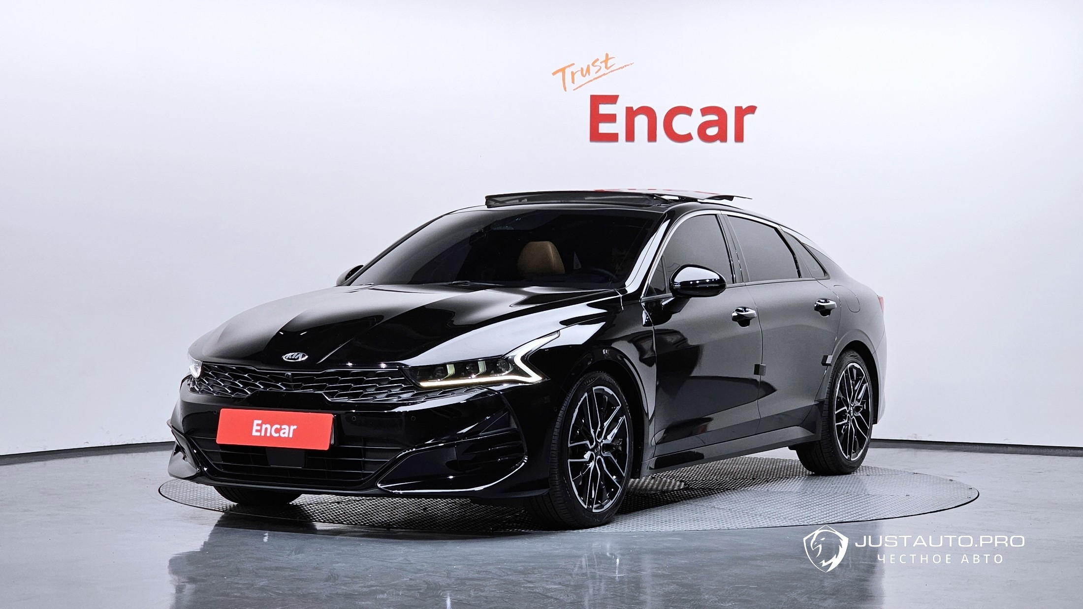 Автомобиль Kia K5