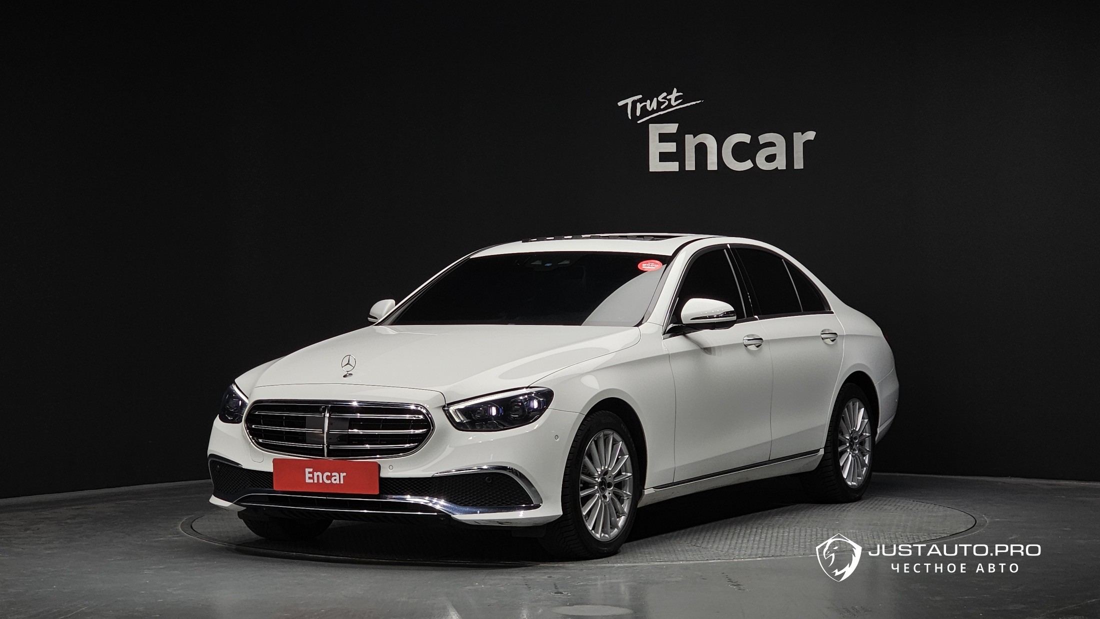 Автомобиль Mercedes-Benz E-Class