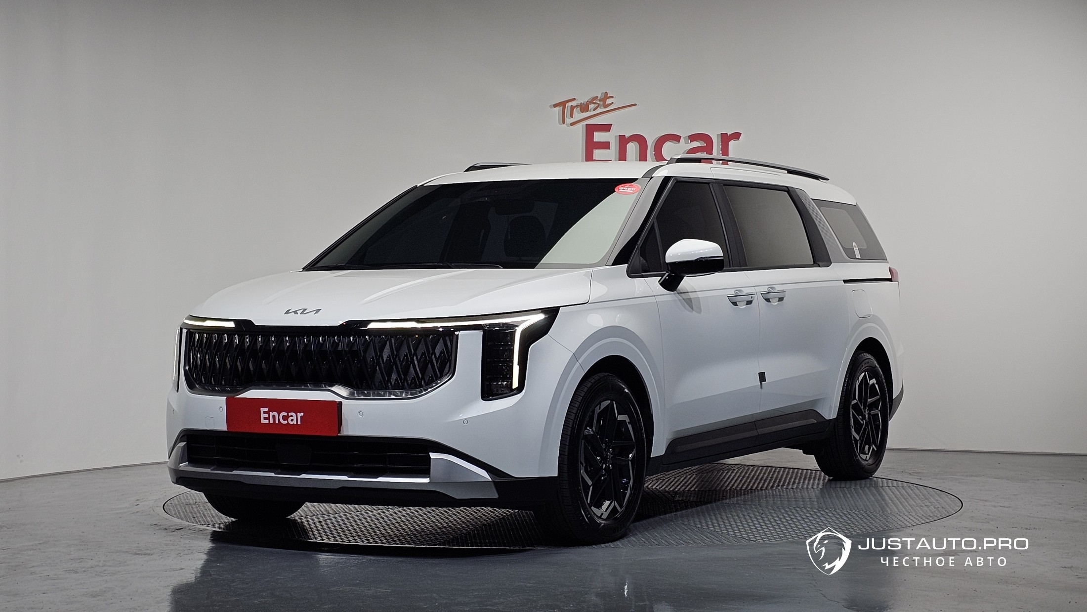 Автомобиль Kia Canival